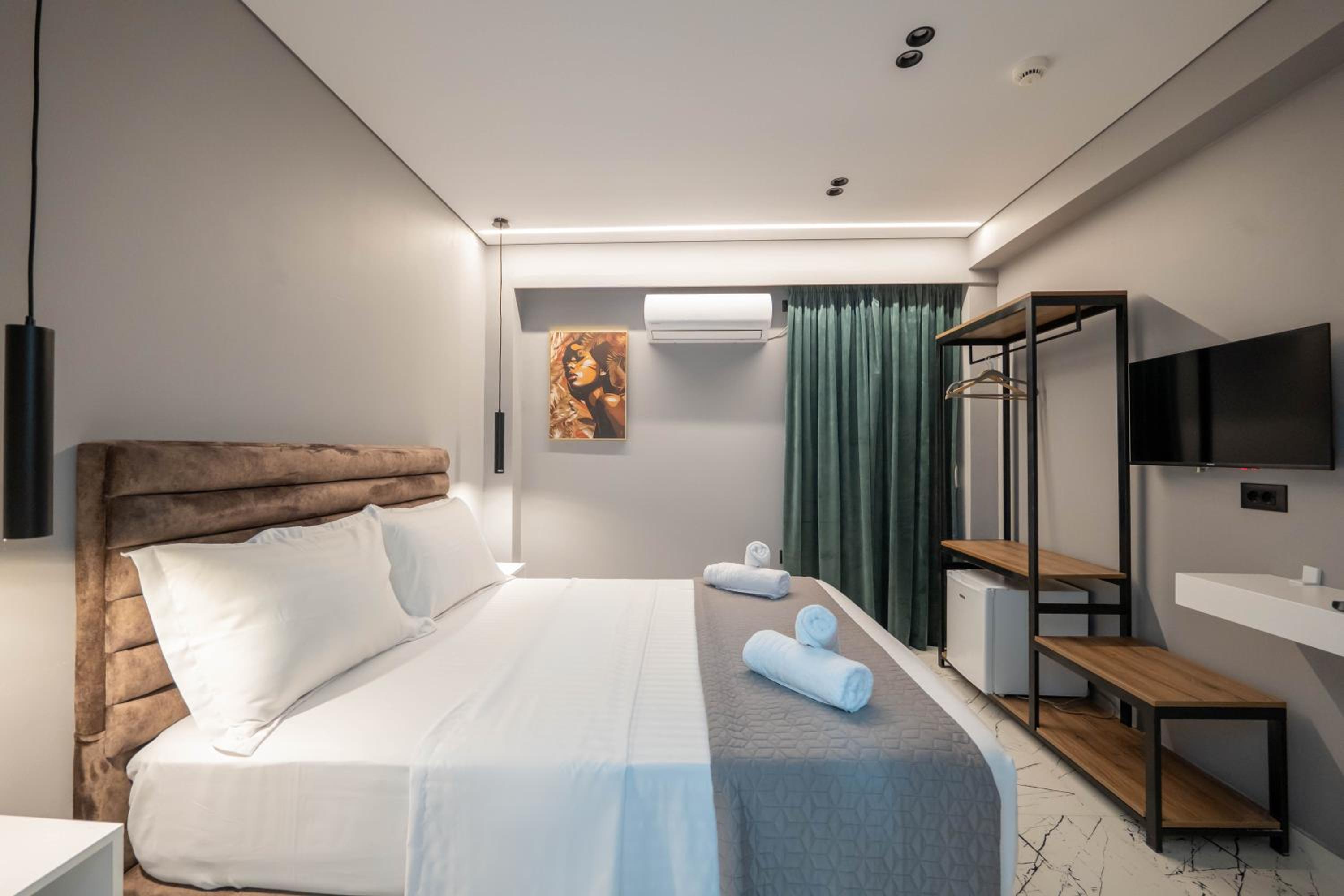Deluxe Double Room with Balcony photo 1