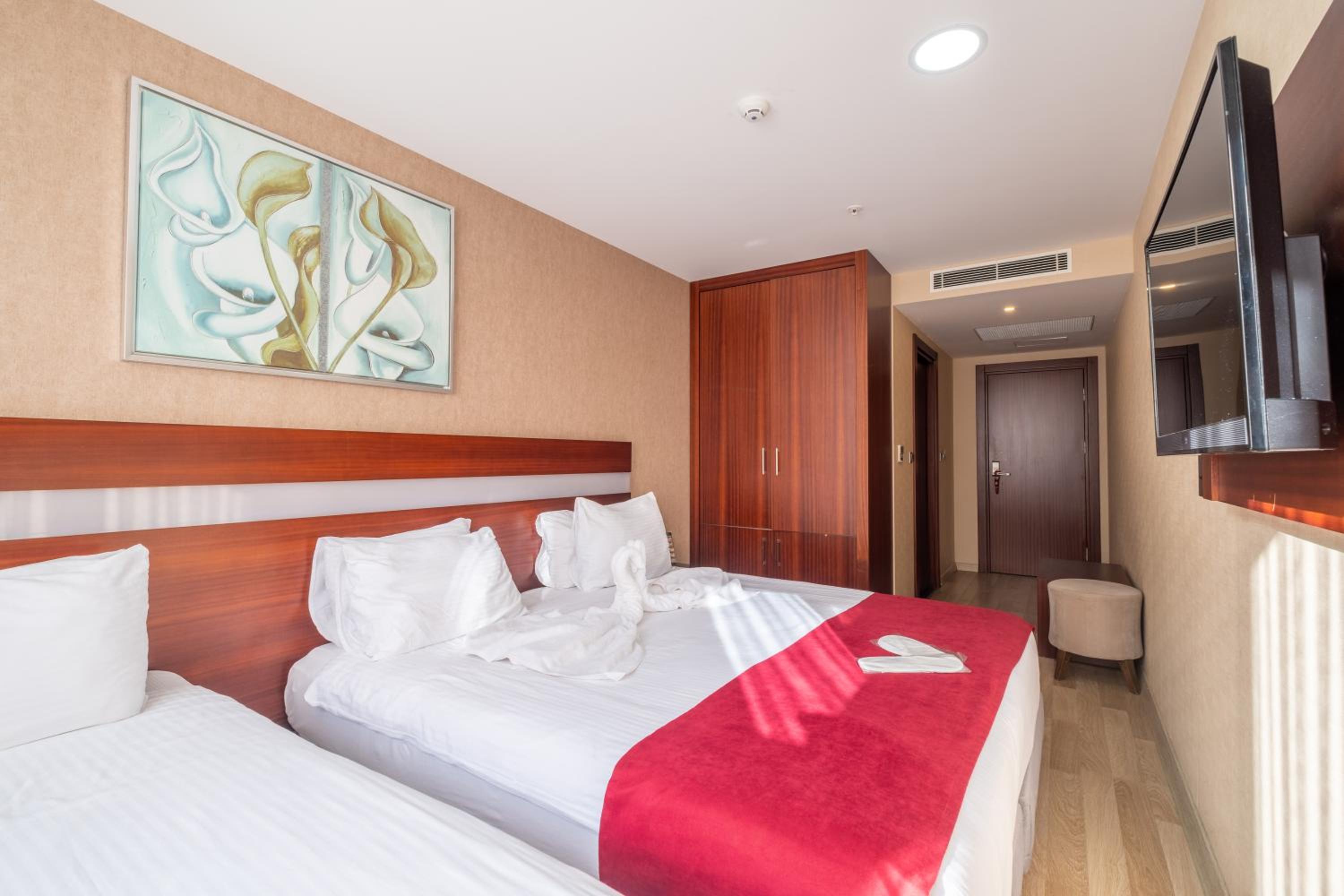Comfort Triple Room photo 2