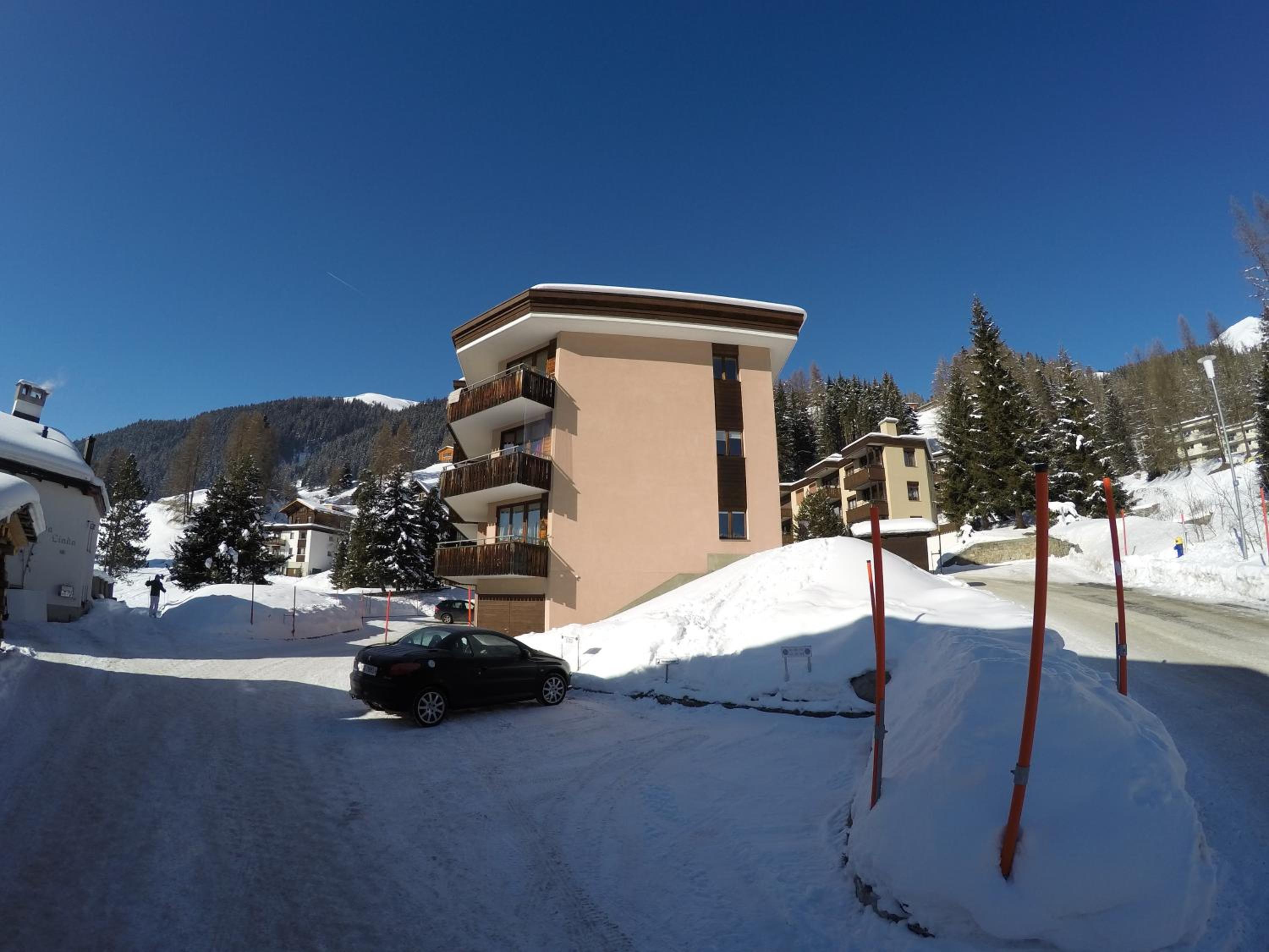Three-Bedroom Apartment with Balcony photo 2
