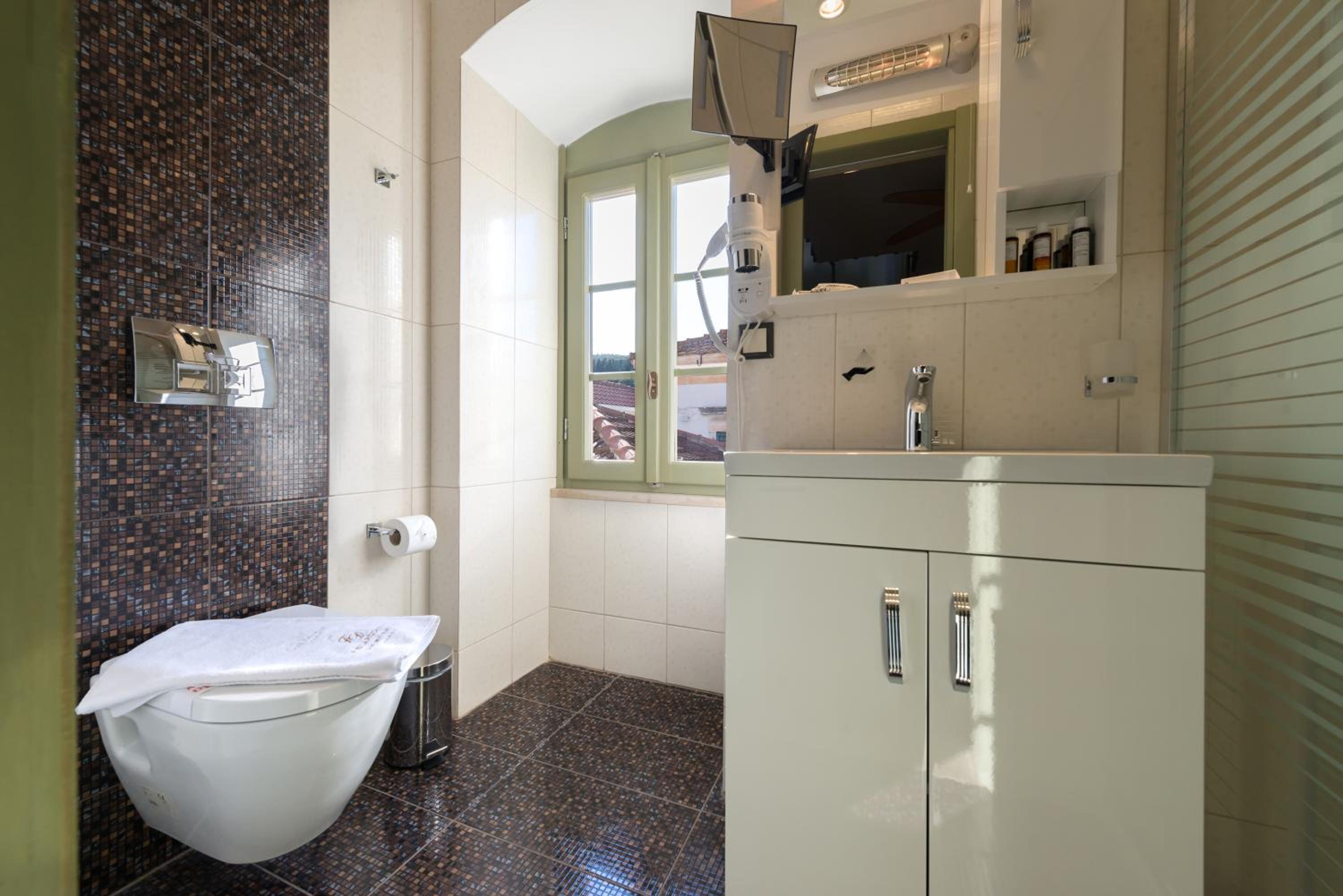 Iokasti Suite photo 3