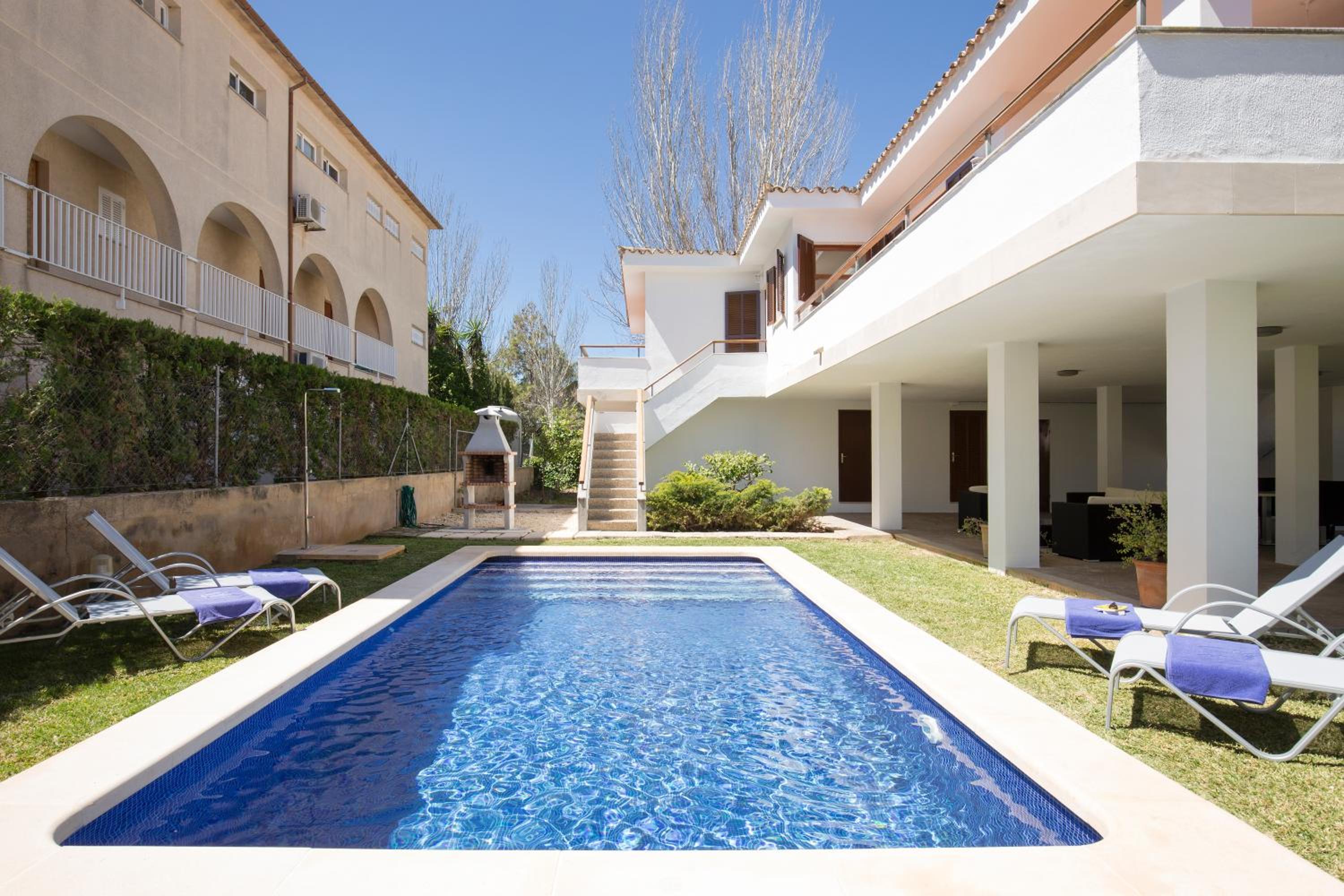Four-Bedroom Villa photo 2