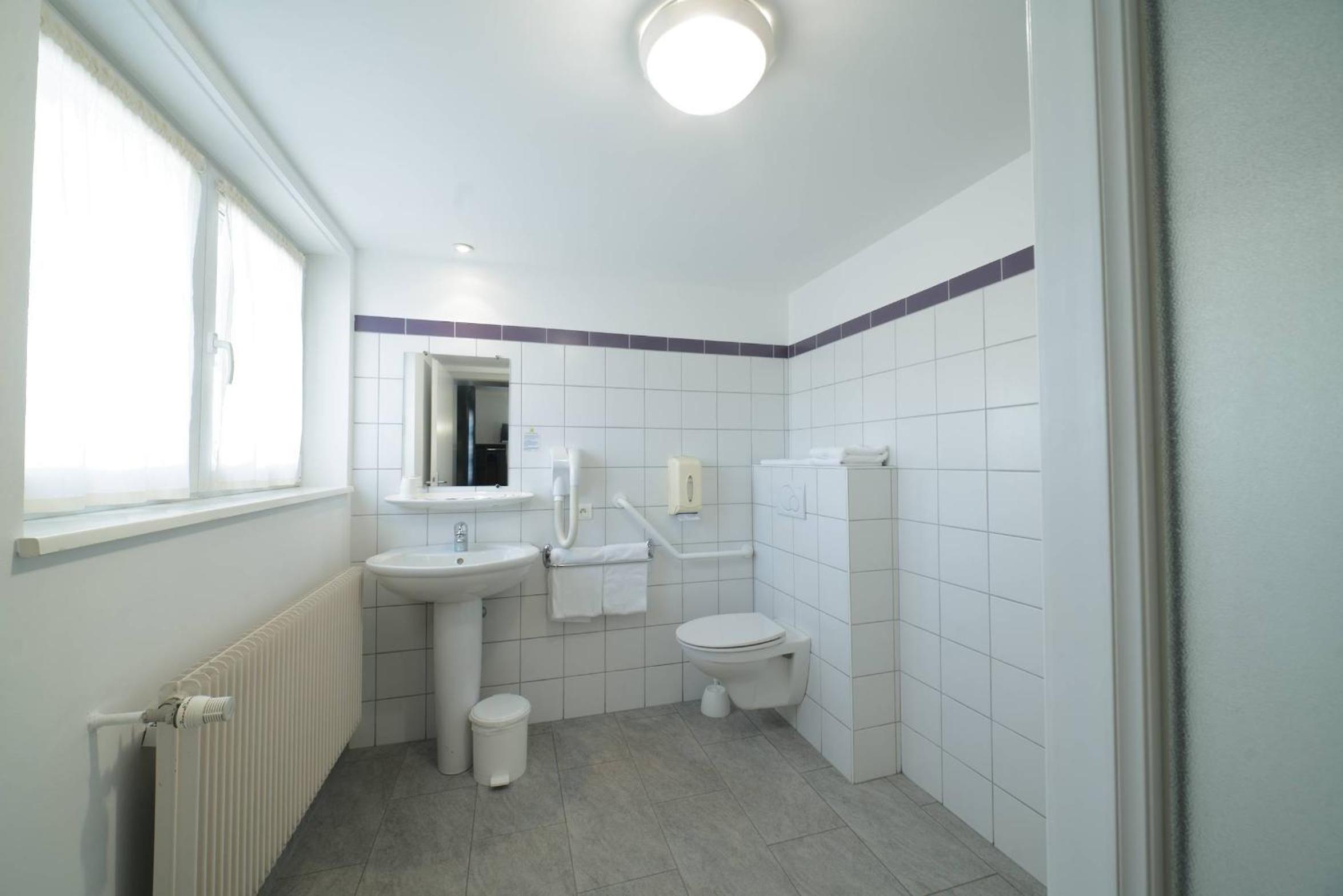 Double Room - Disability Access photo 1