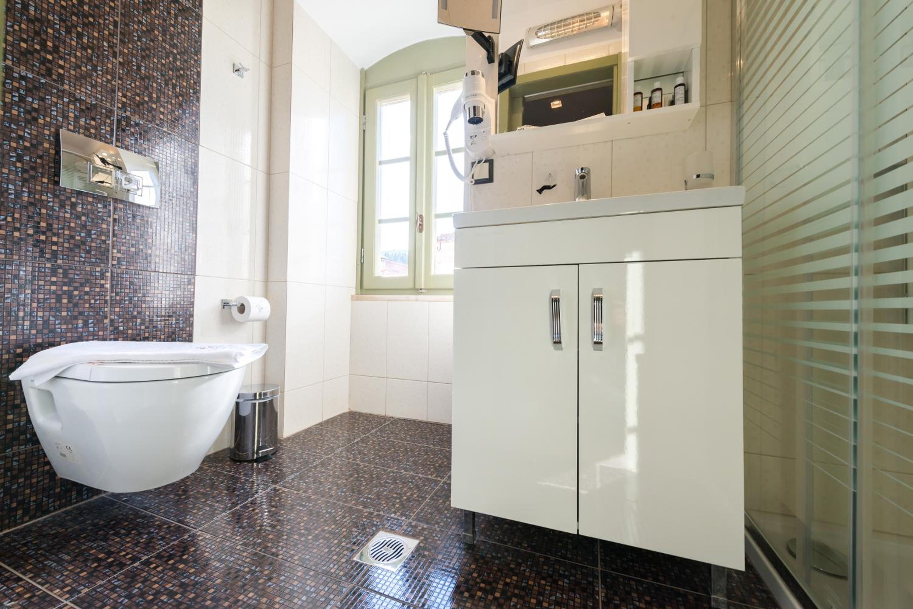  Artemisia Suite photo 3