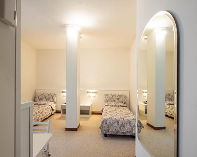 Twin Room - Photo 1