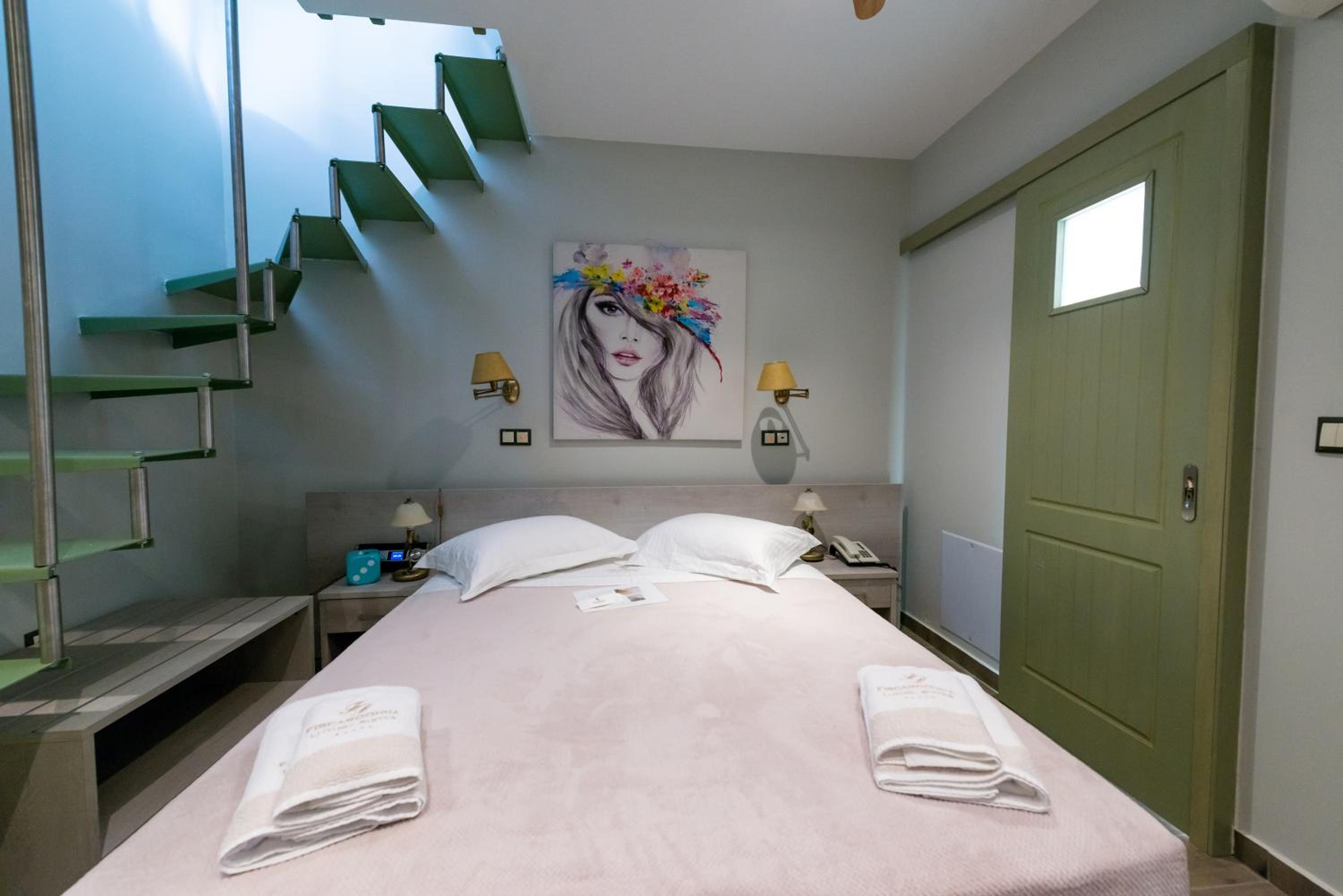  Artemisia Suite photo 1