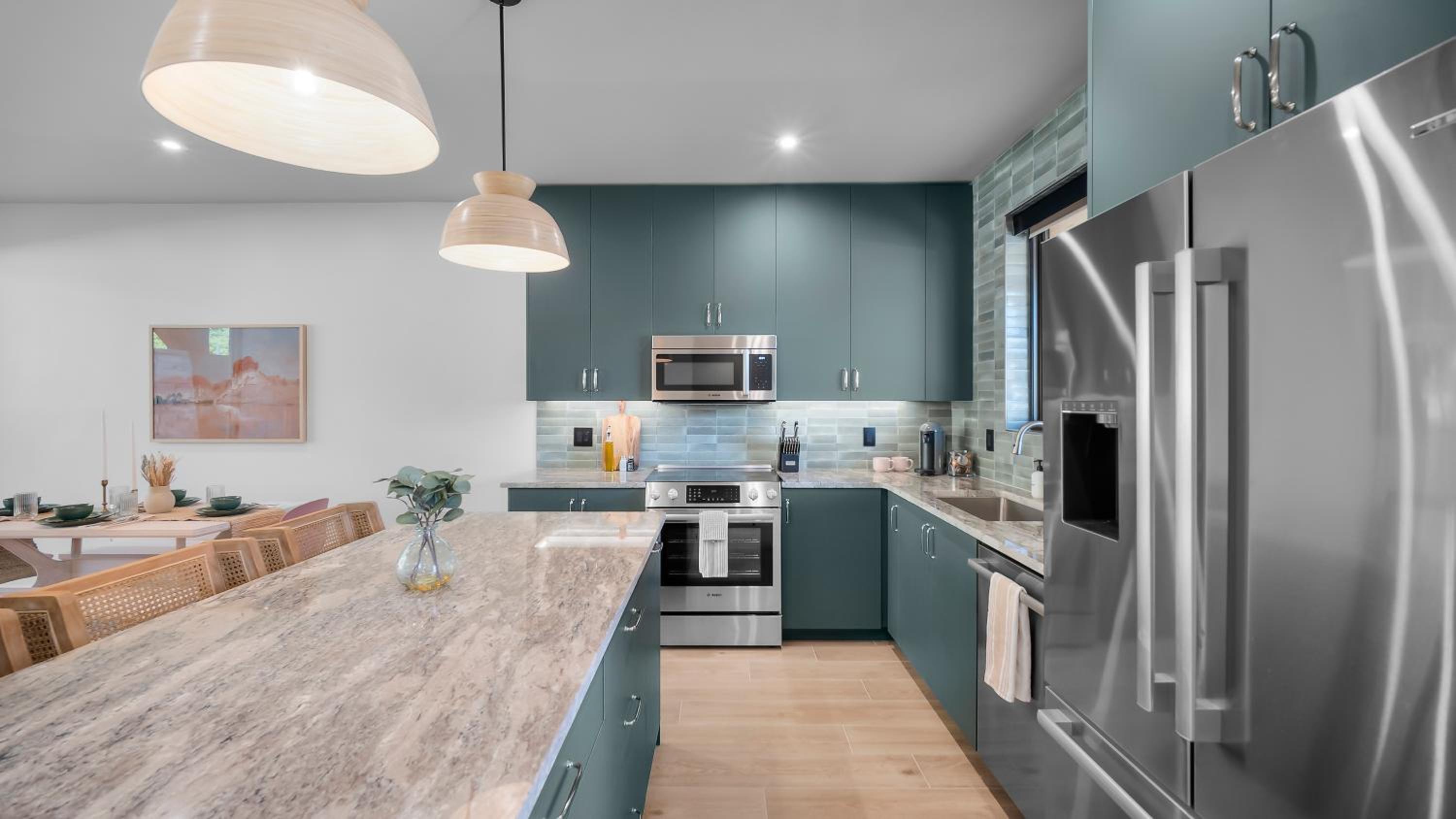 Luxury Villa 1 Bed 1 Bath / Patio  - Photo 5