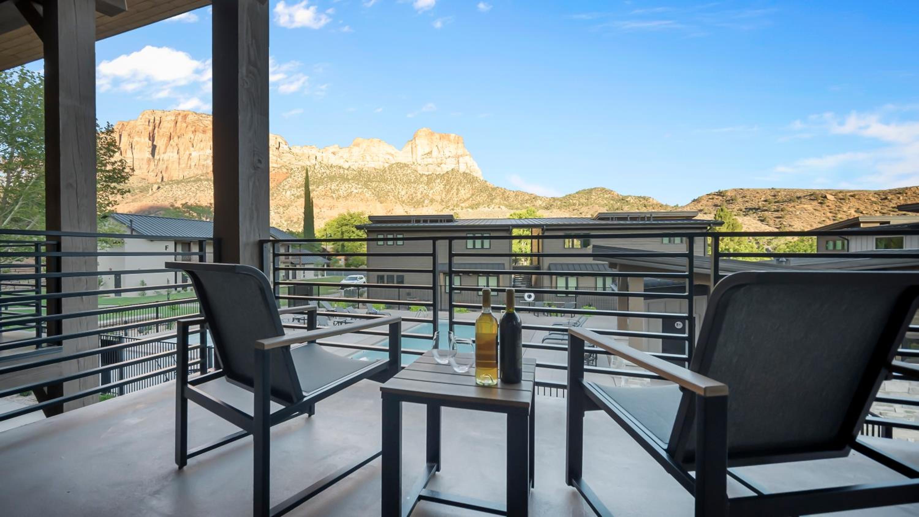 Luxury Villa 2 Bed 2 Bath - Photo 11