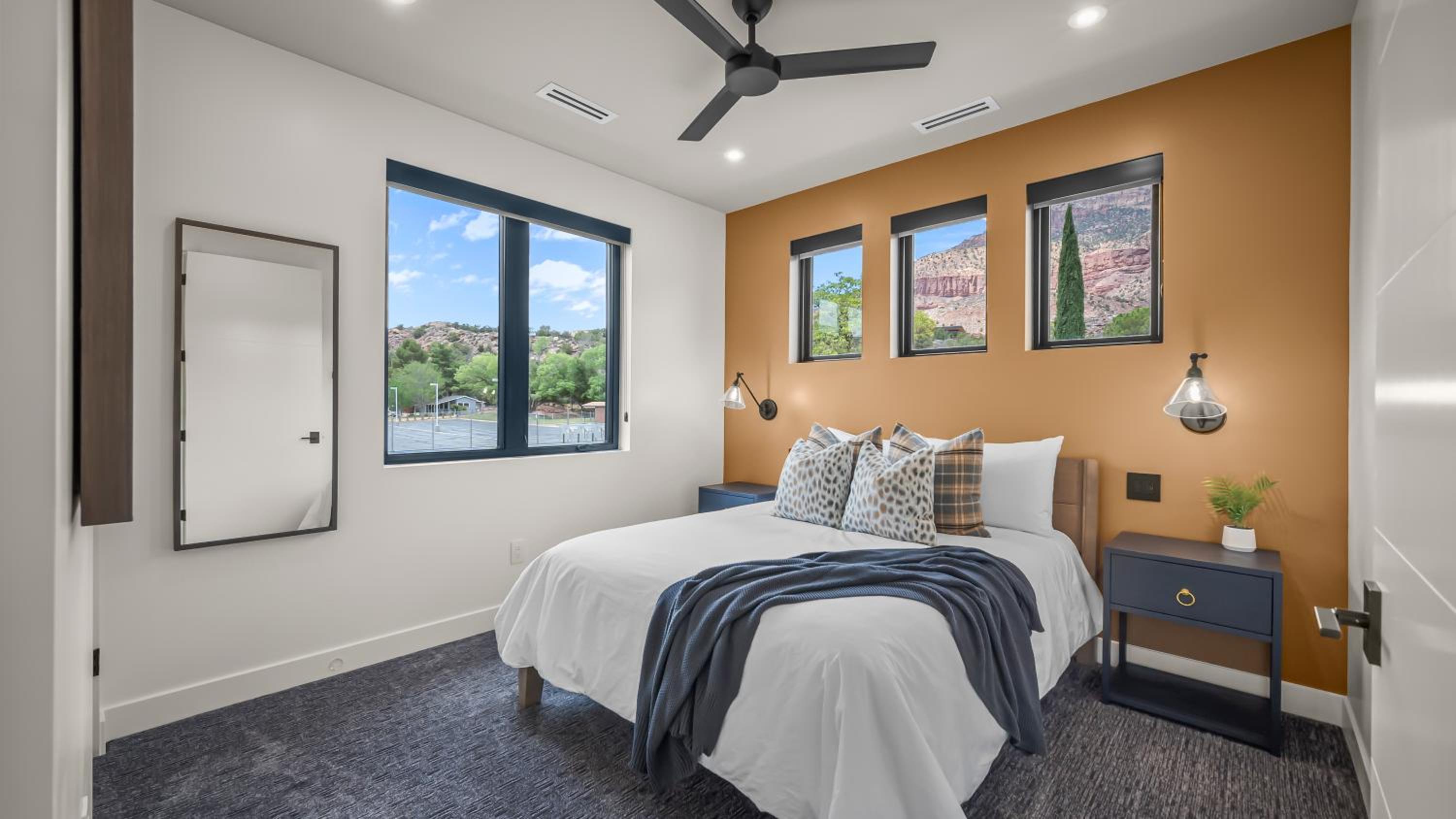 Luxury Villa 2 Bed 2 Bath - Photo 12