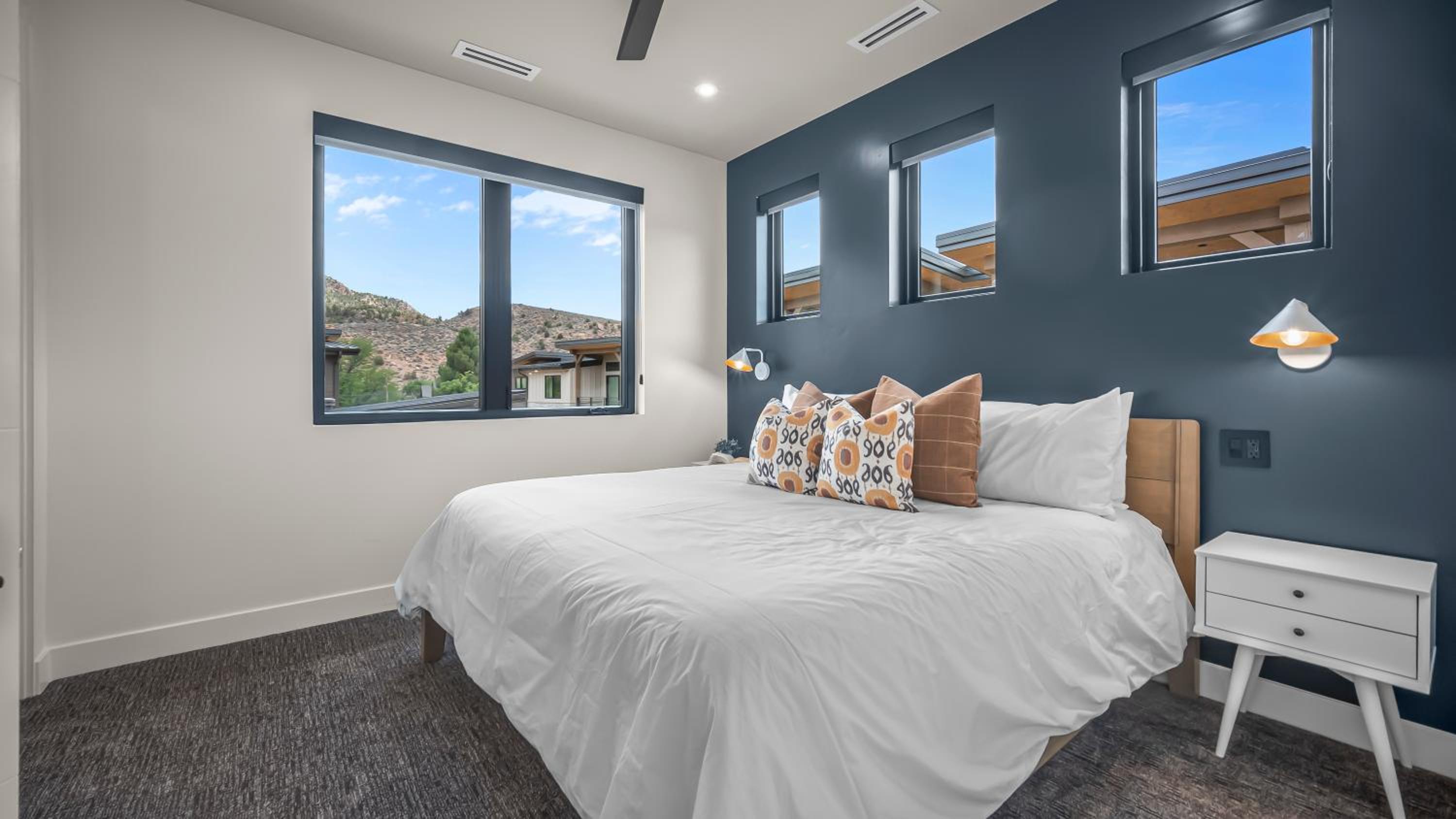 Luxury Villa 2 Bed 2 Bath - Photo 14