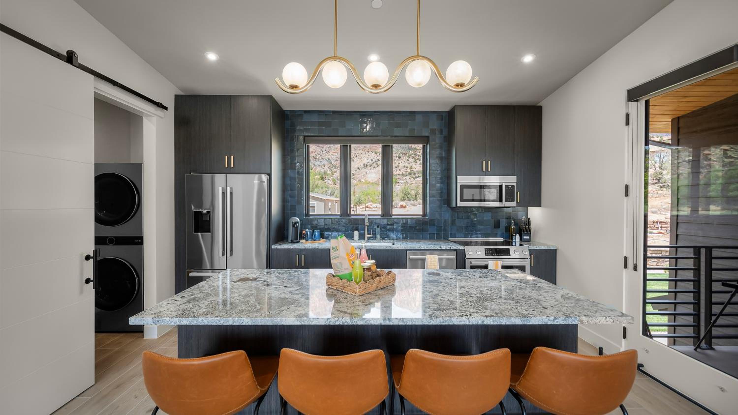 Luxury Villa 2 Bed 2 Bath - Photo 1