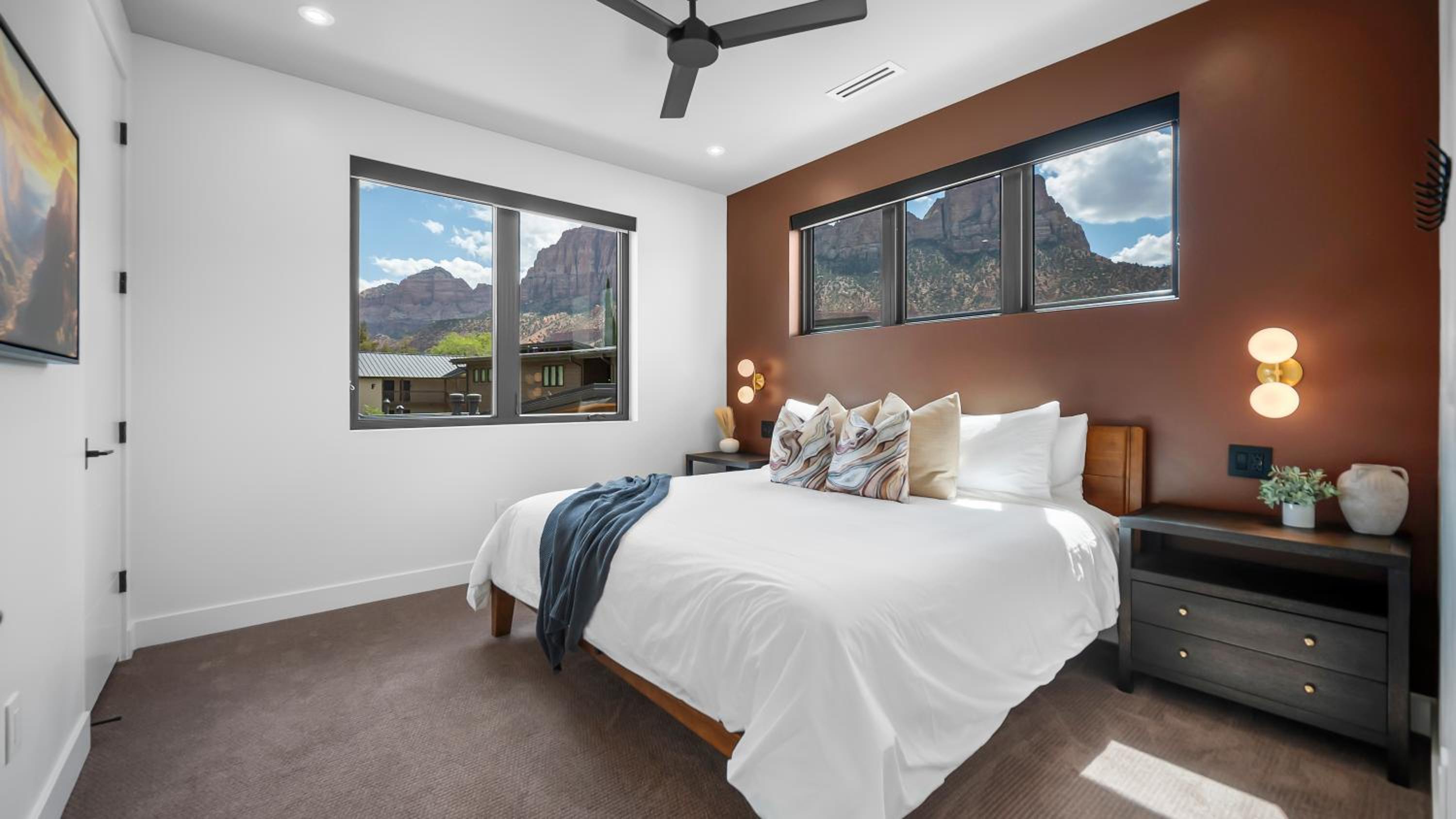 Luxury Villa 2 Bed 1 Bath- Patio 