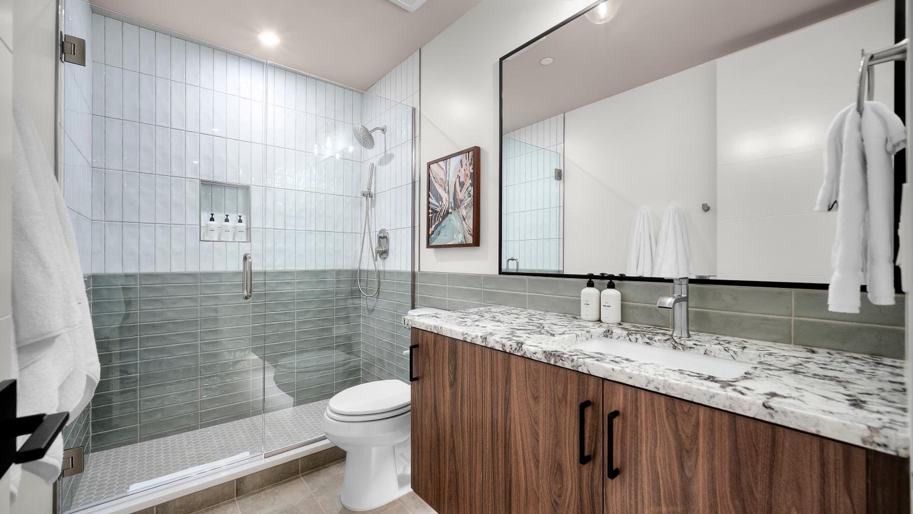 Luxury Villa 3 Bed 3 Bath / Patio