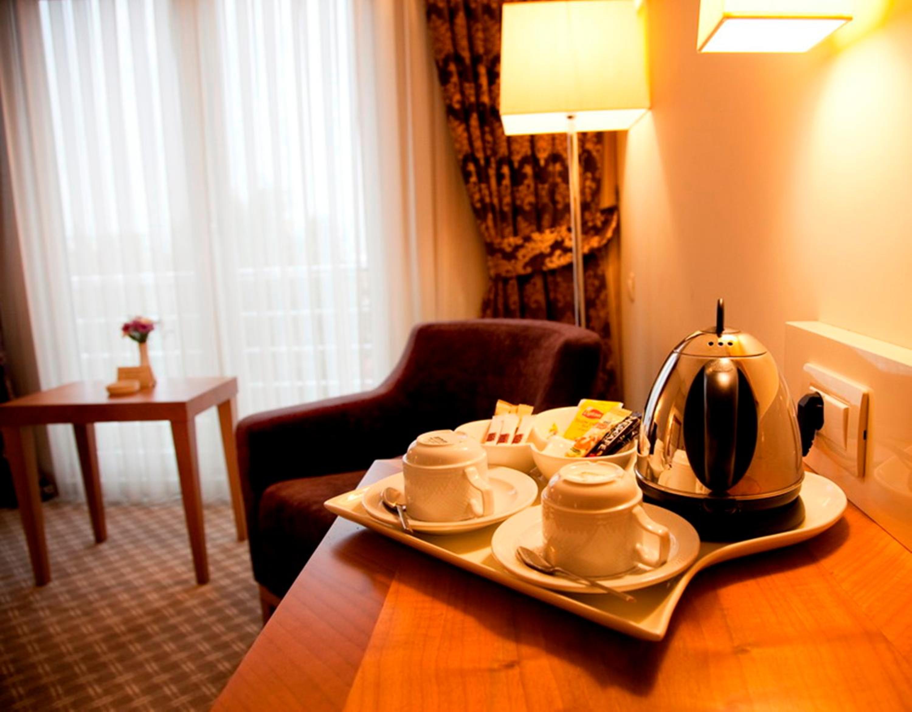 Standard Twin Room - Photo 3