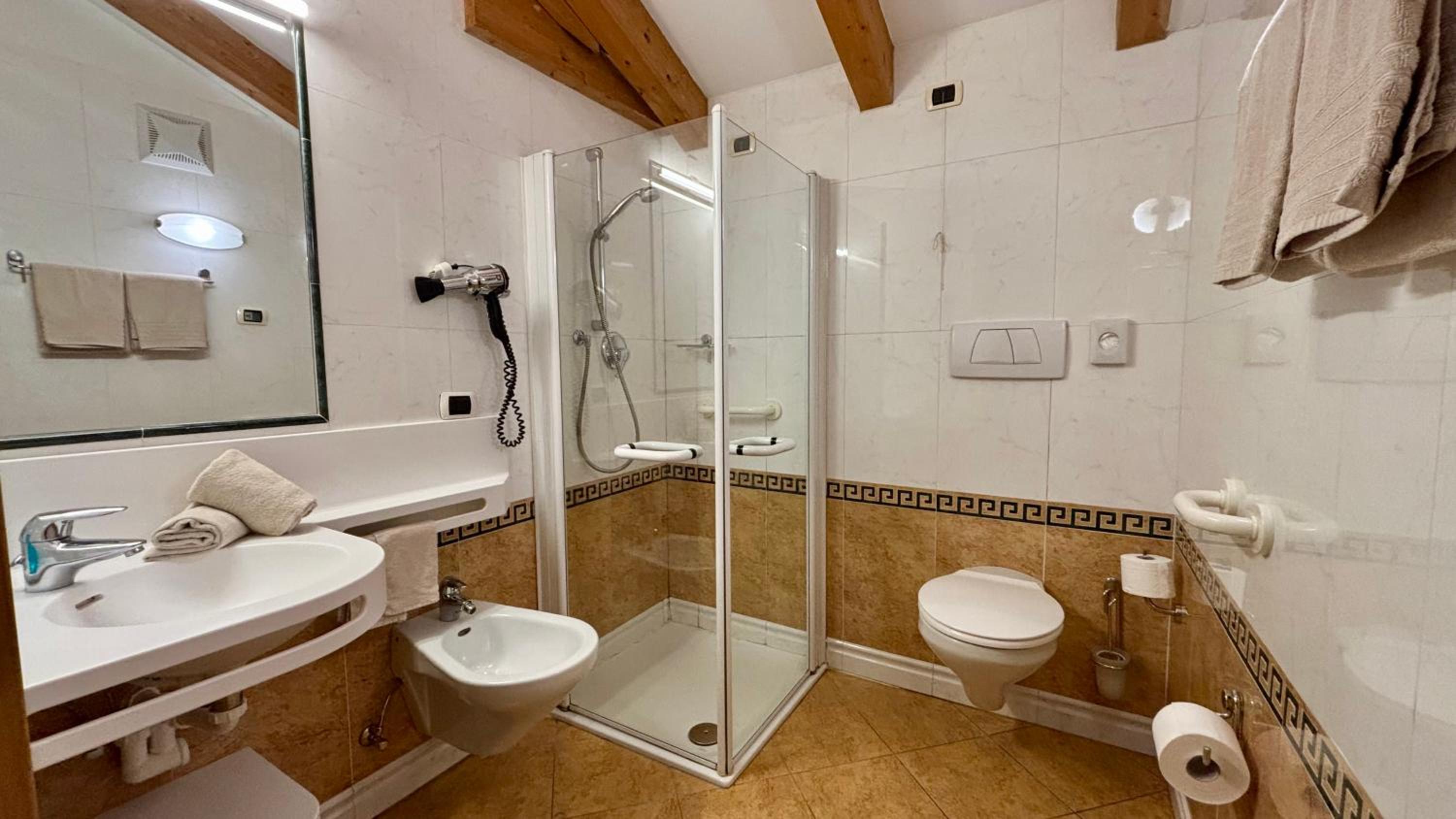 Double or Twin Room with Spa Access photo 3