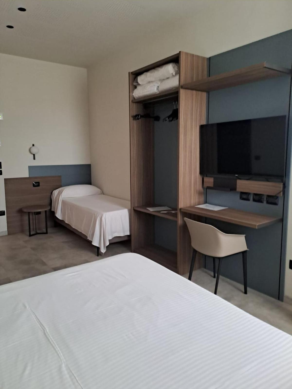 Superior Triple Room photo 2