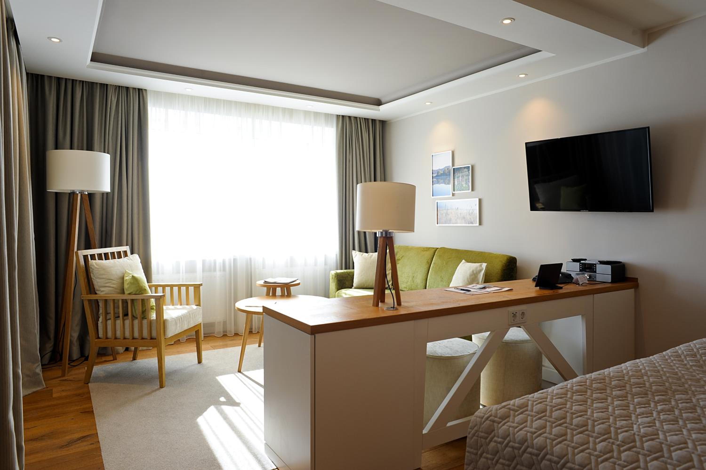 Family Room with Balcony photo 3