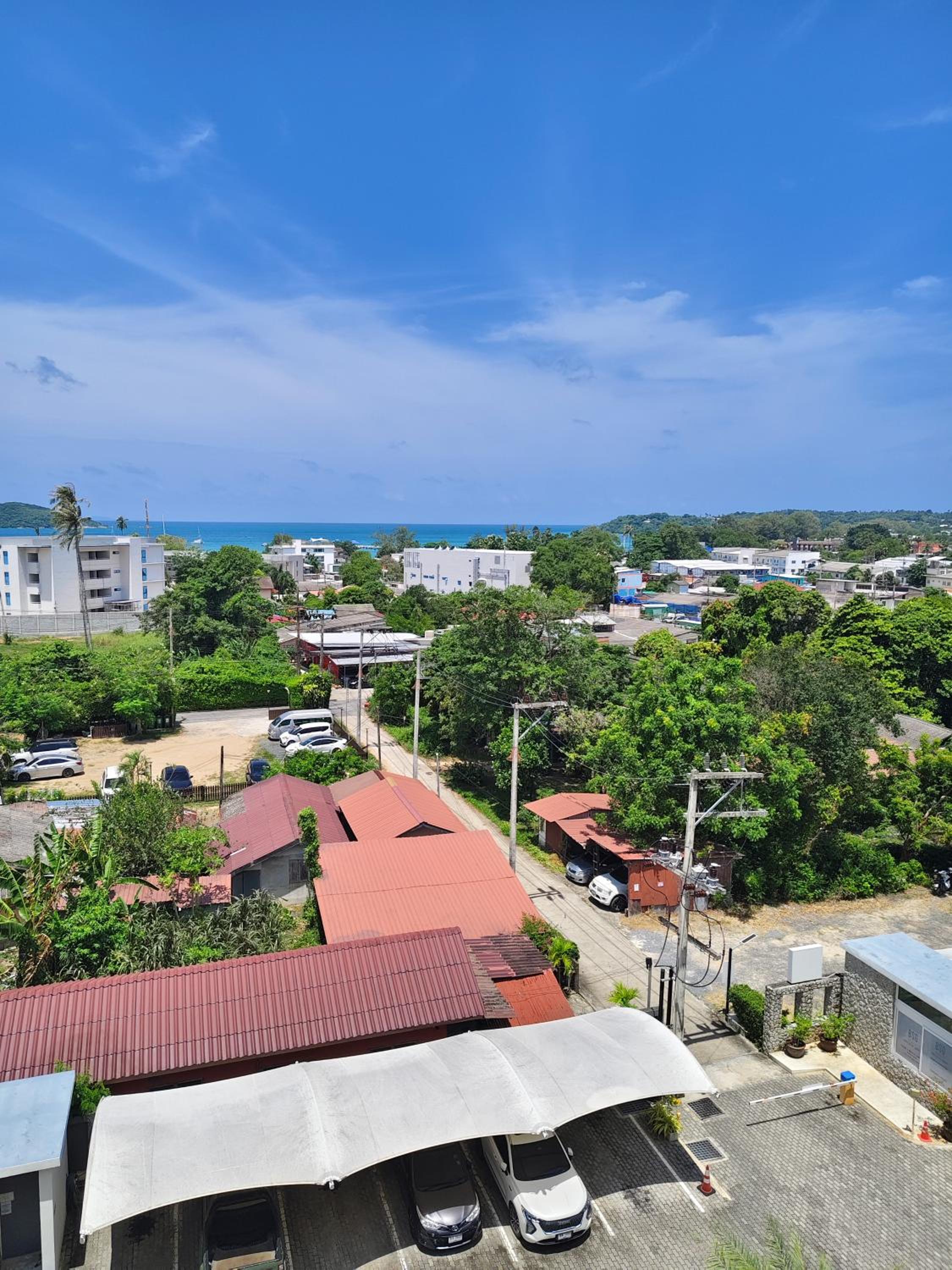One-Bedroom Apartment with Balcony and Sea View photo 3