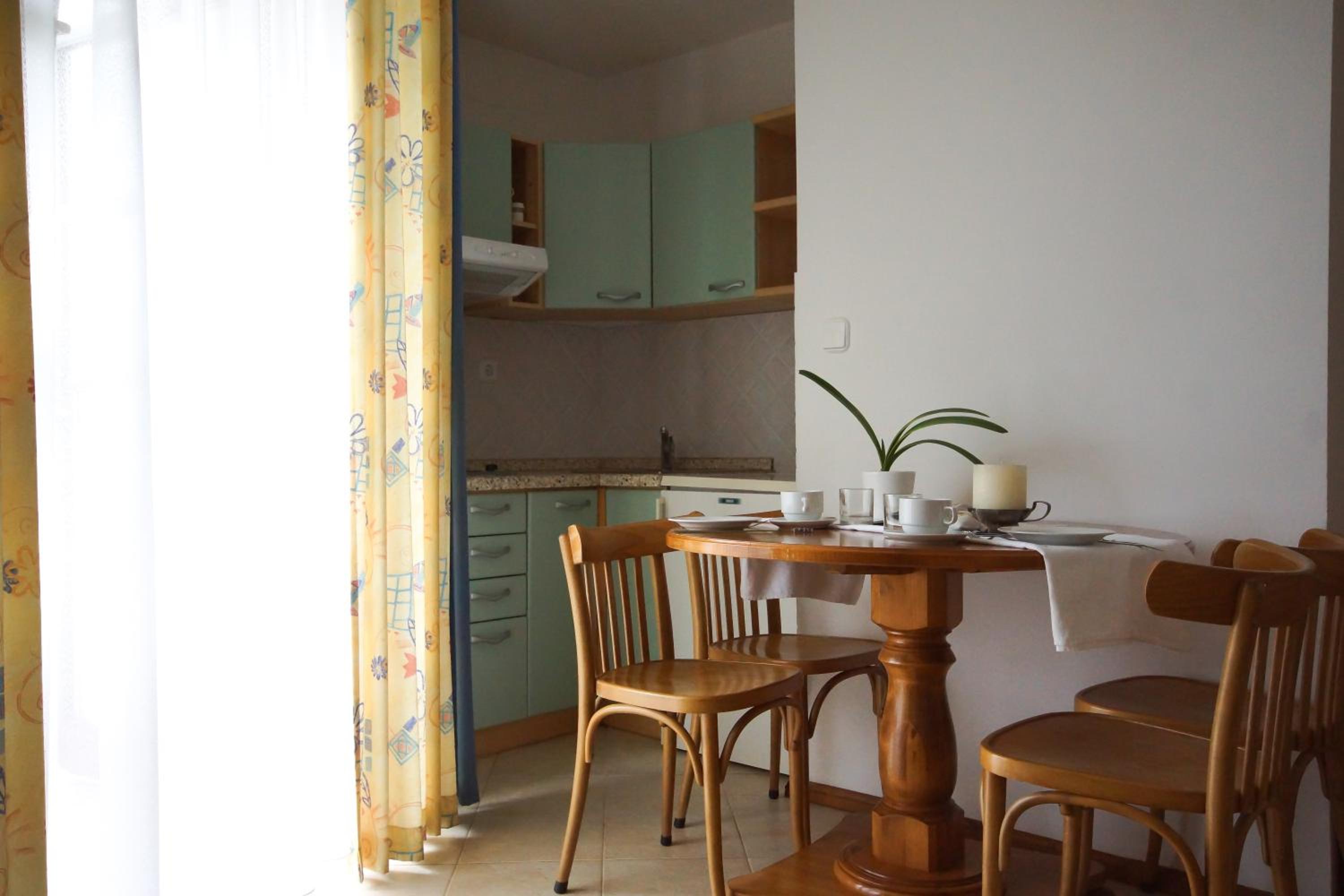 Two-Bedroom Apartment with Balcony photo 2