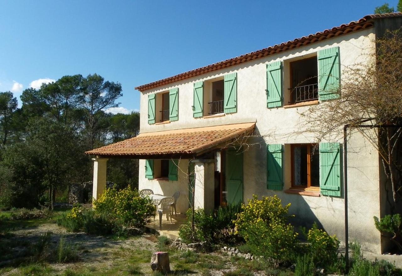 Three-Bedroom House photo 3