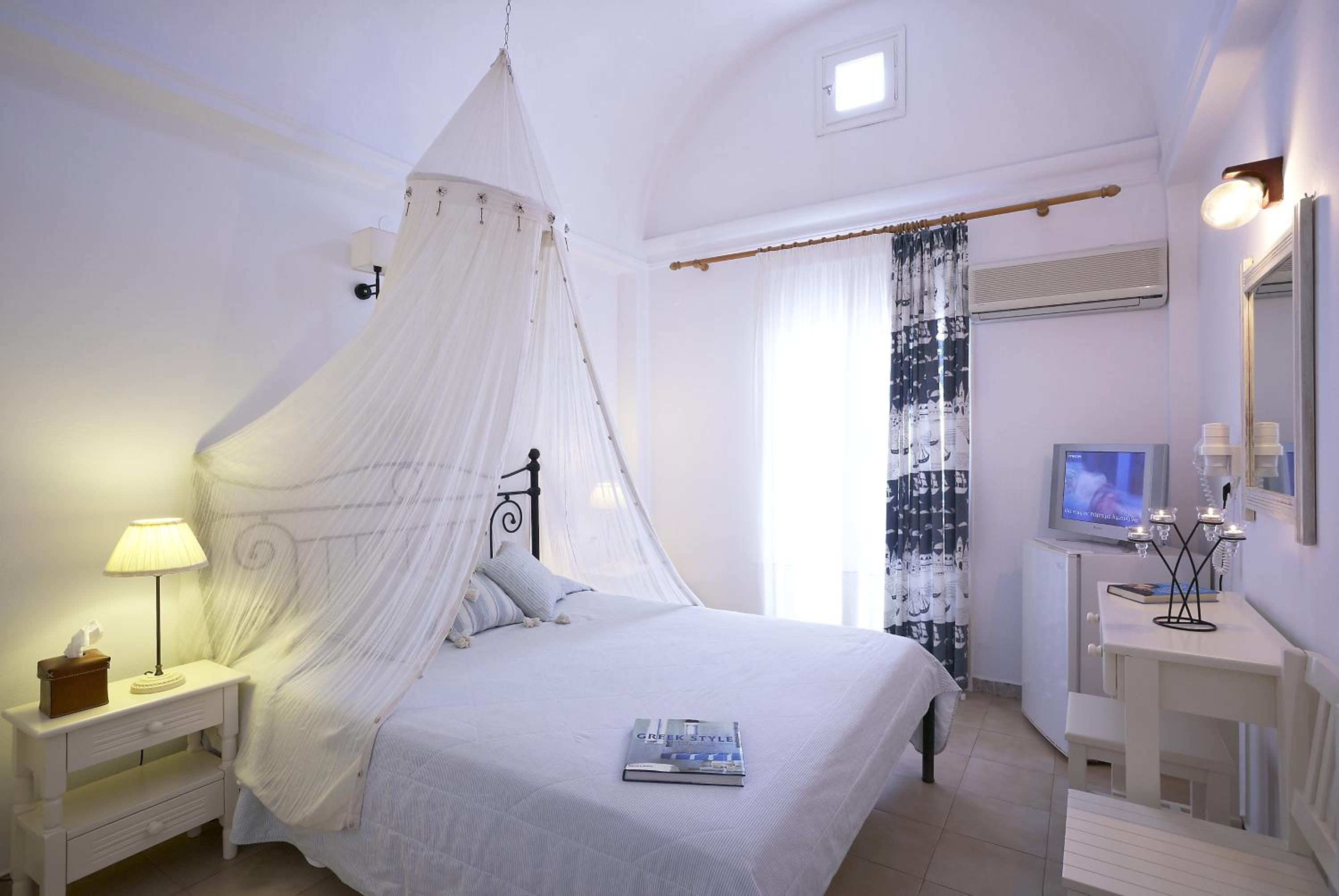 Standard Double Room - Photo 2