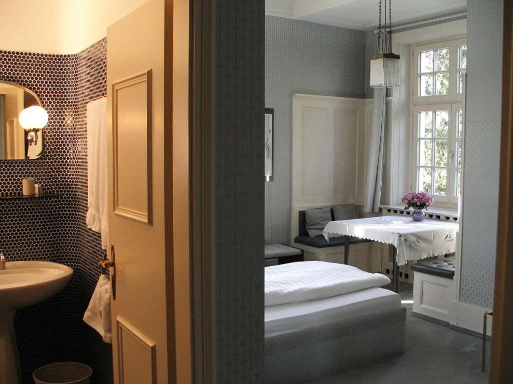 Single Room photo 2