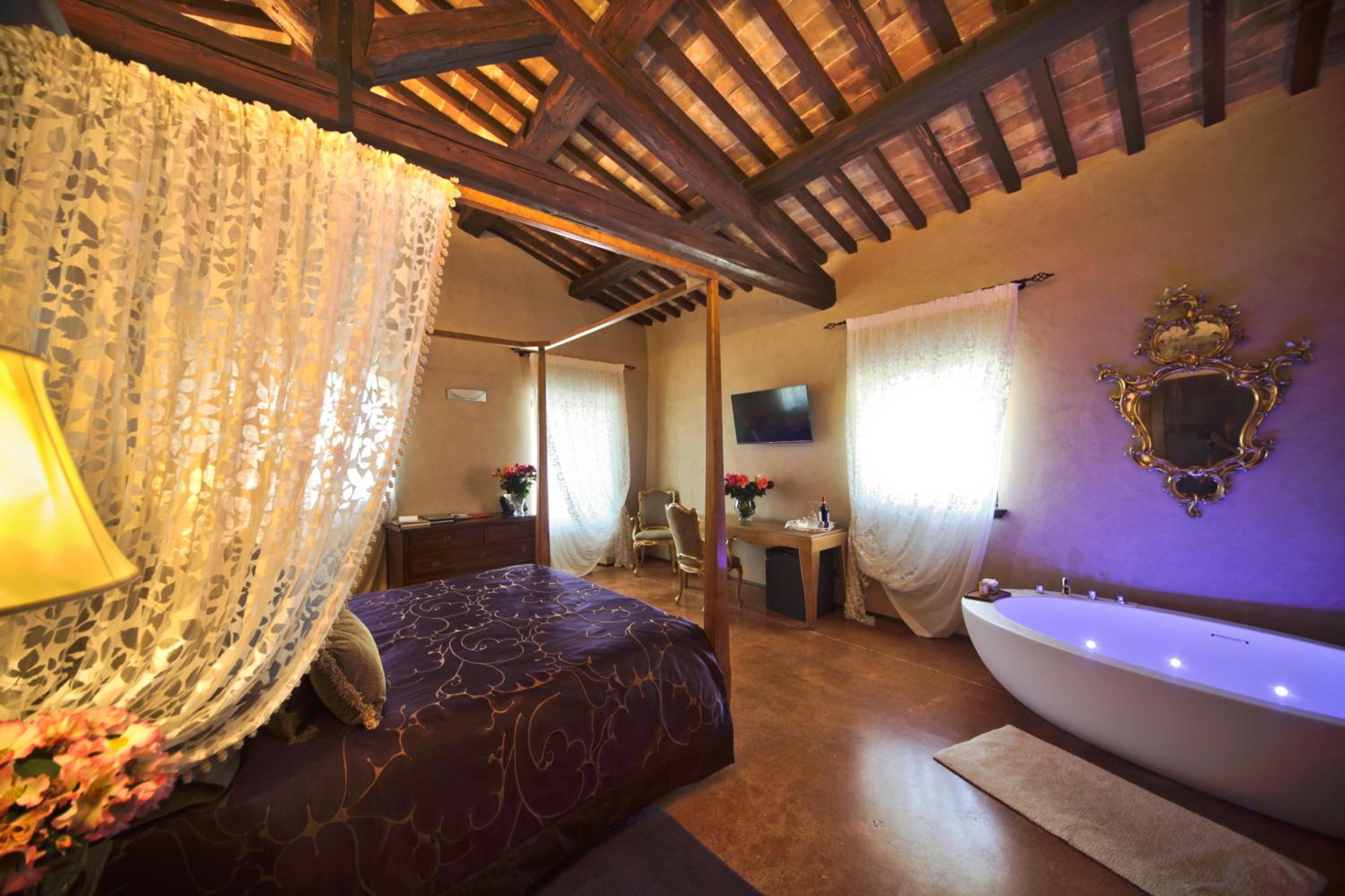 King Room with Spa Bath photo 2