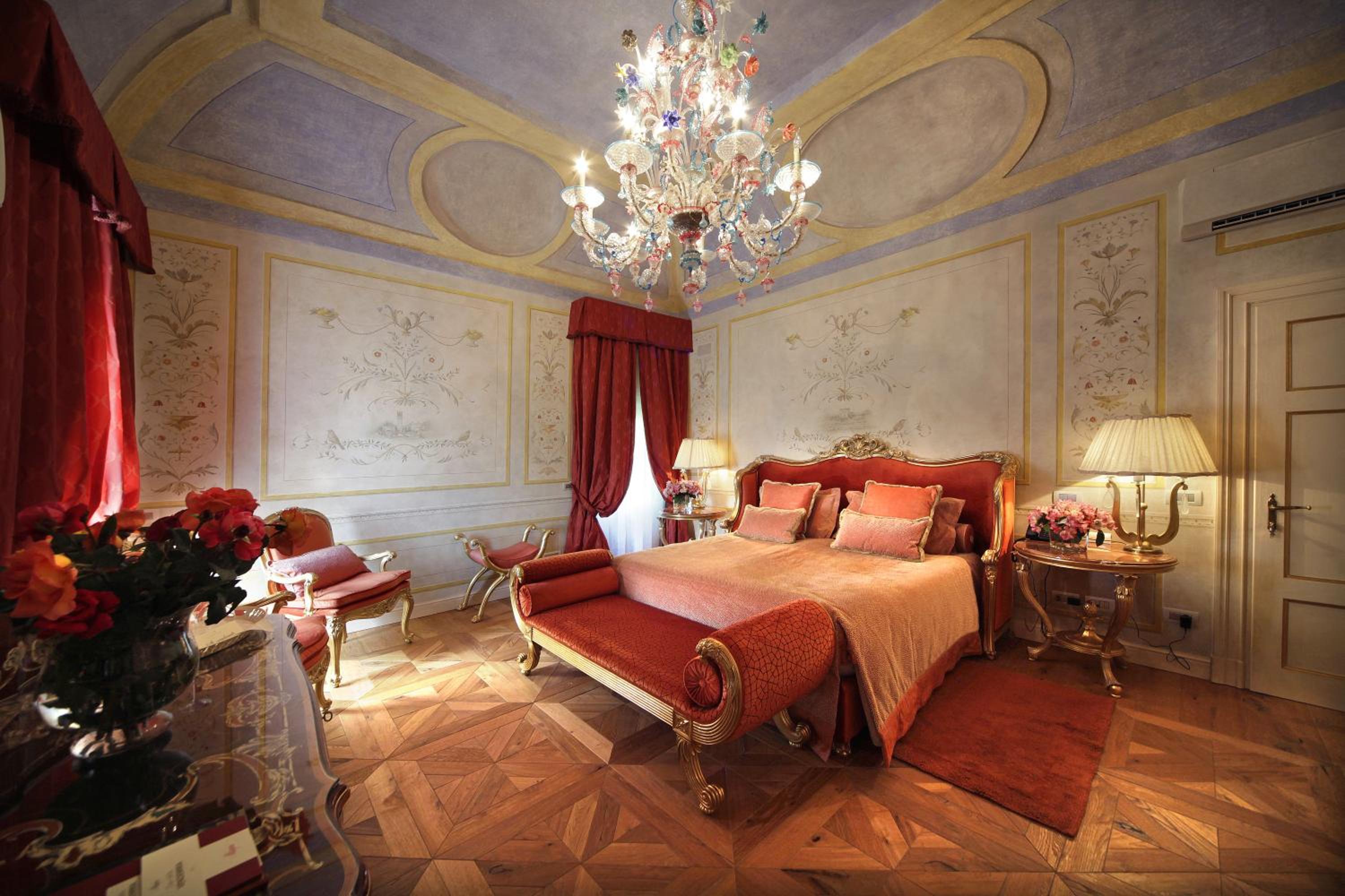Superior Deluxe Double or Twin Room  photo 3