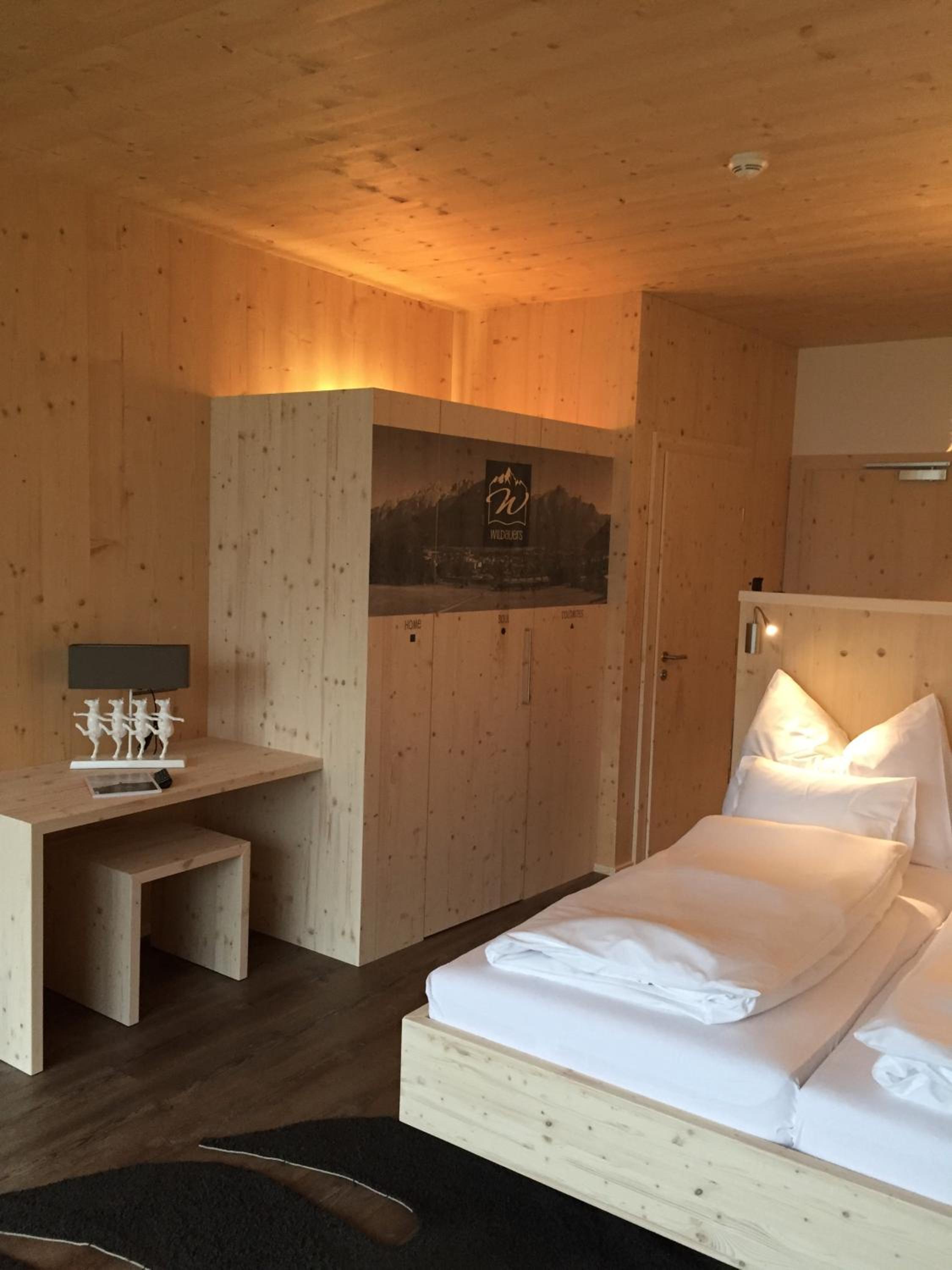 Single Room with Mountain View