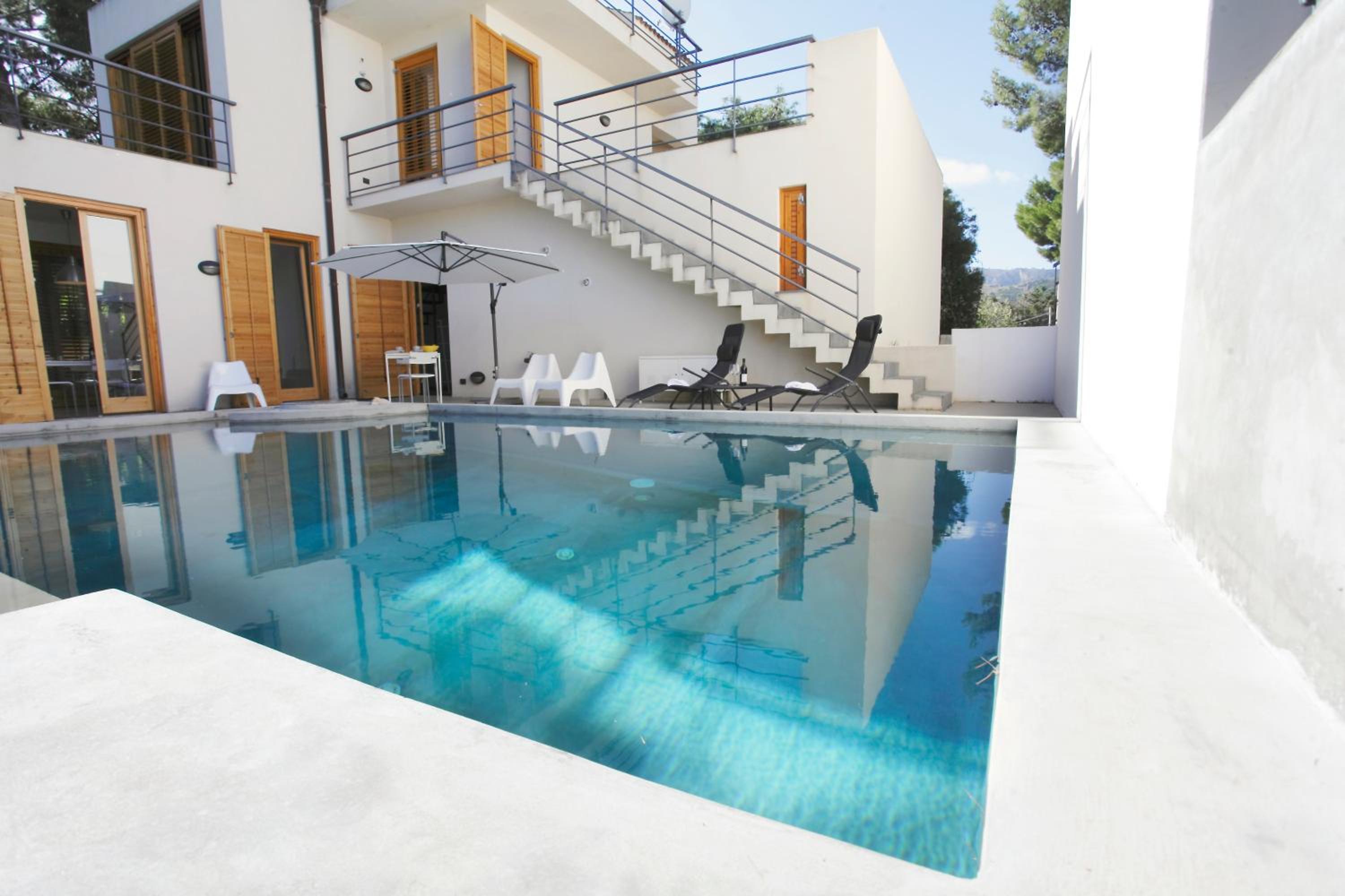 Villa With Private Pool photo 2