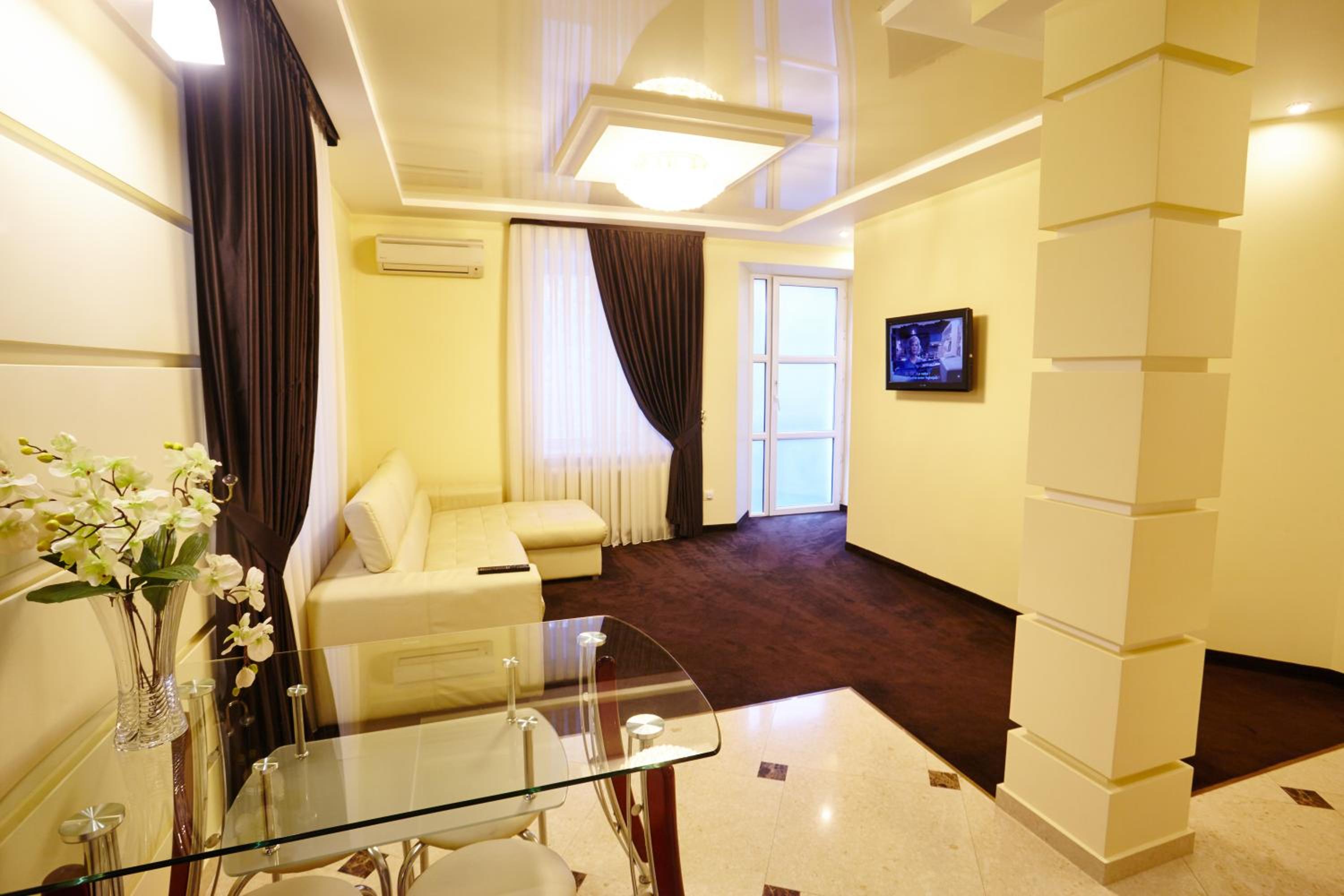 Apartment photo 2