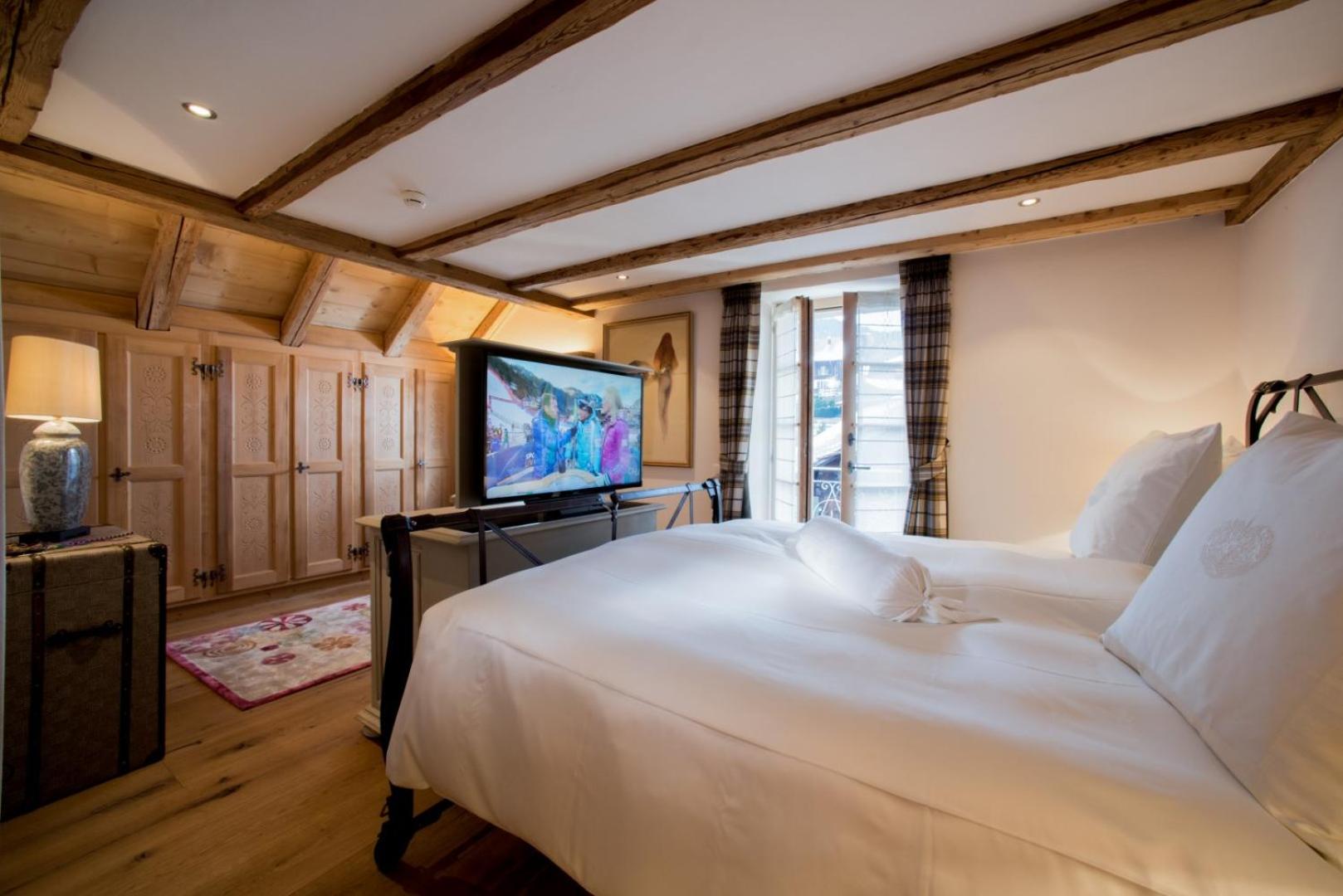 Suite 15 - Photo 2