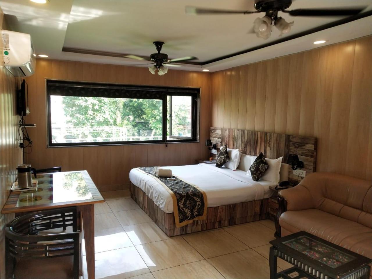 Super Deluxe Room