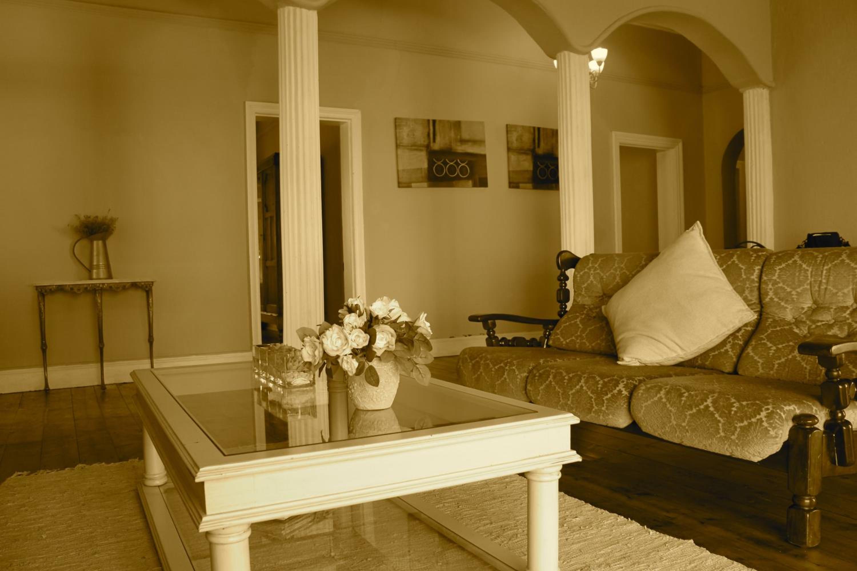Budget Double Room - Photo 5