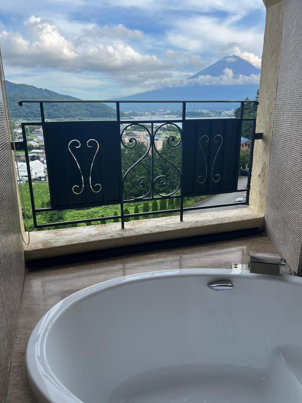 Rose Quad Room with Mt. Fuji View