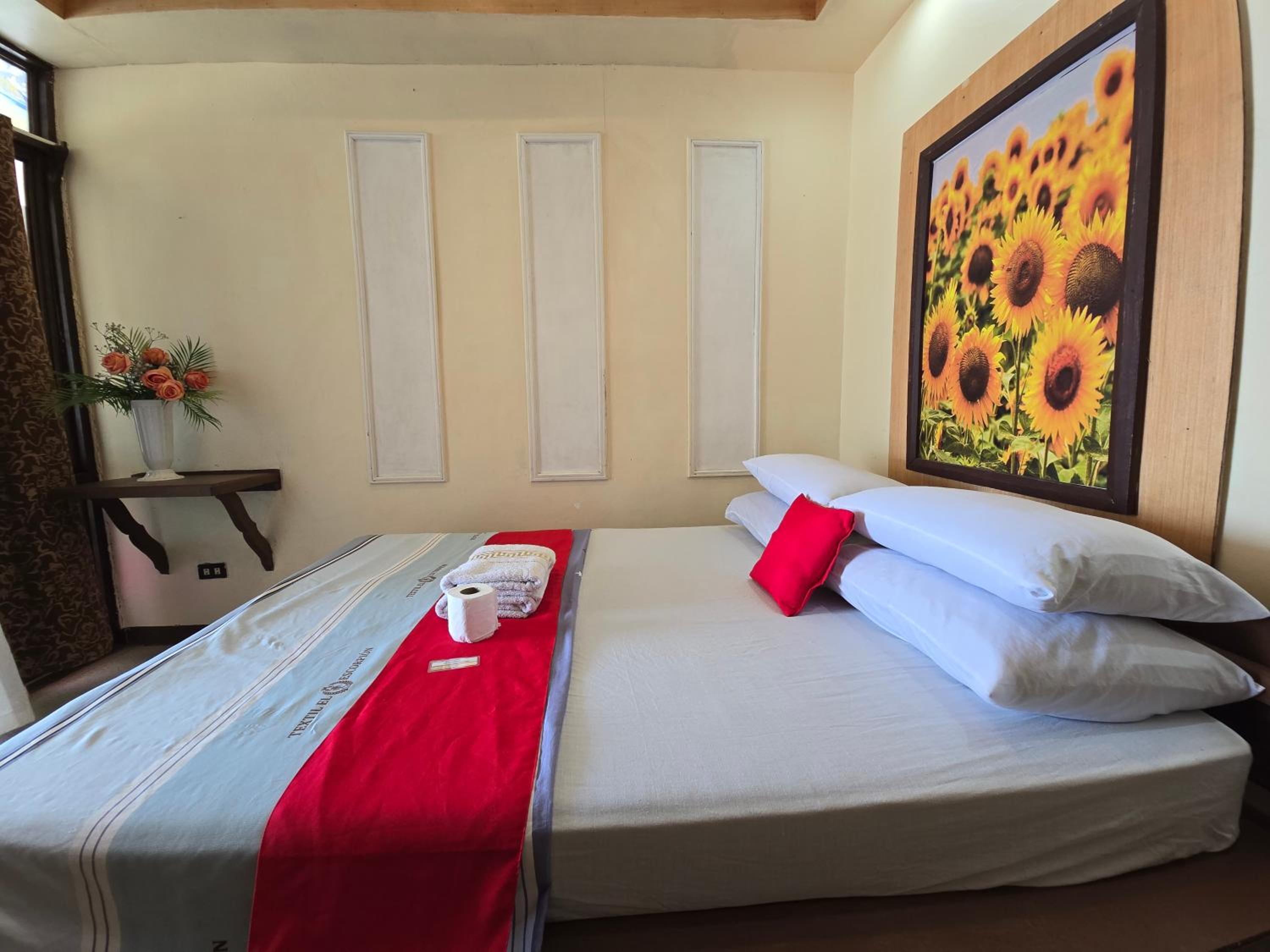 Deluxe Double Room with Balcony and Sea View