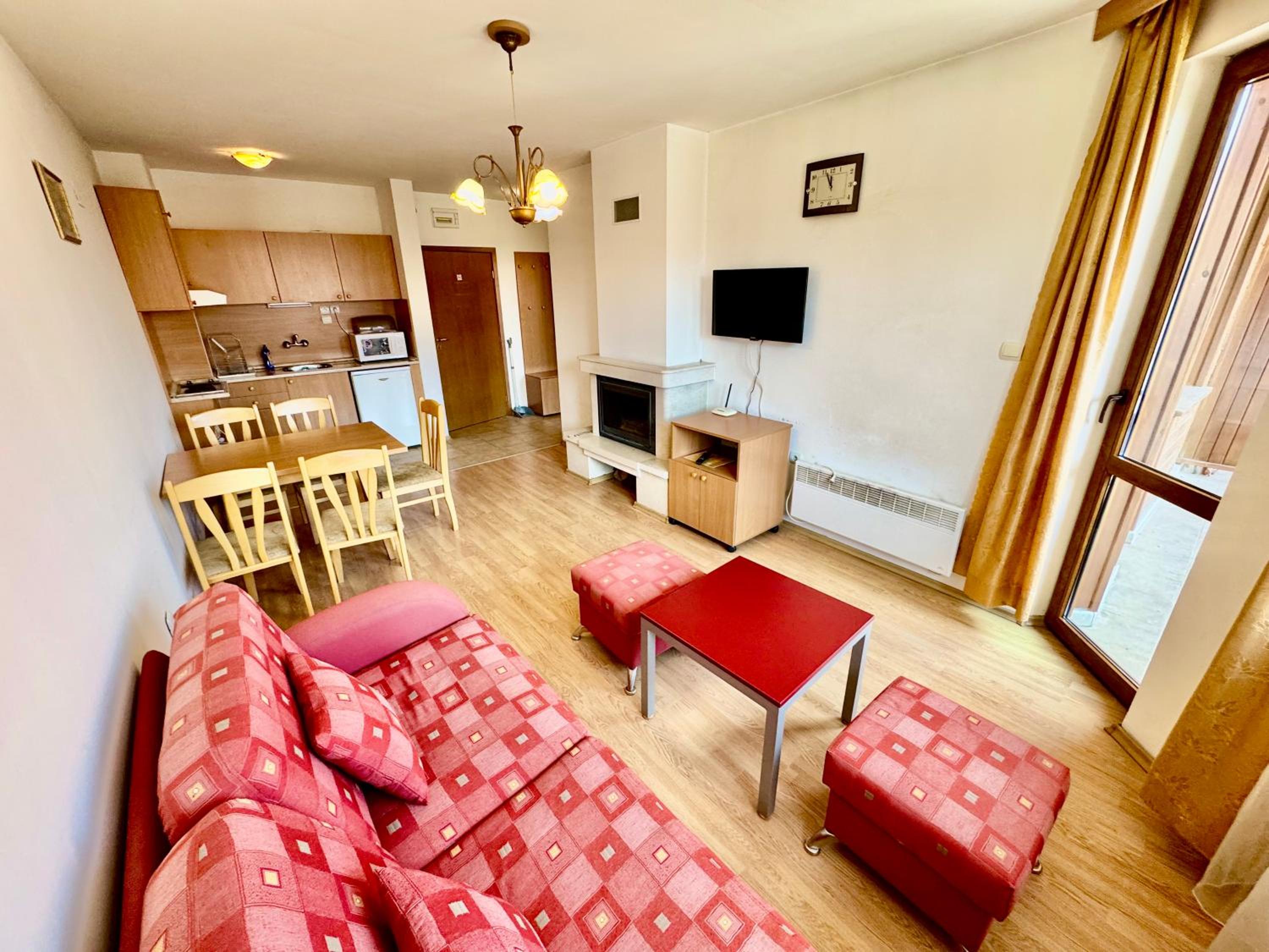 One-Bedroom Apartment with Balcony photo 3