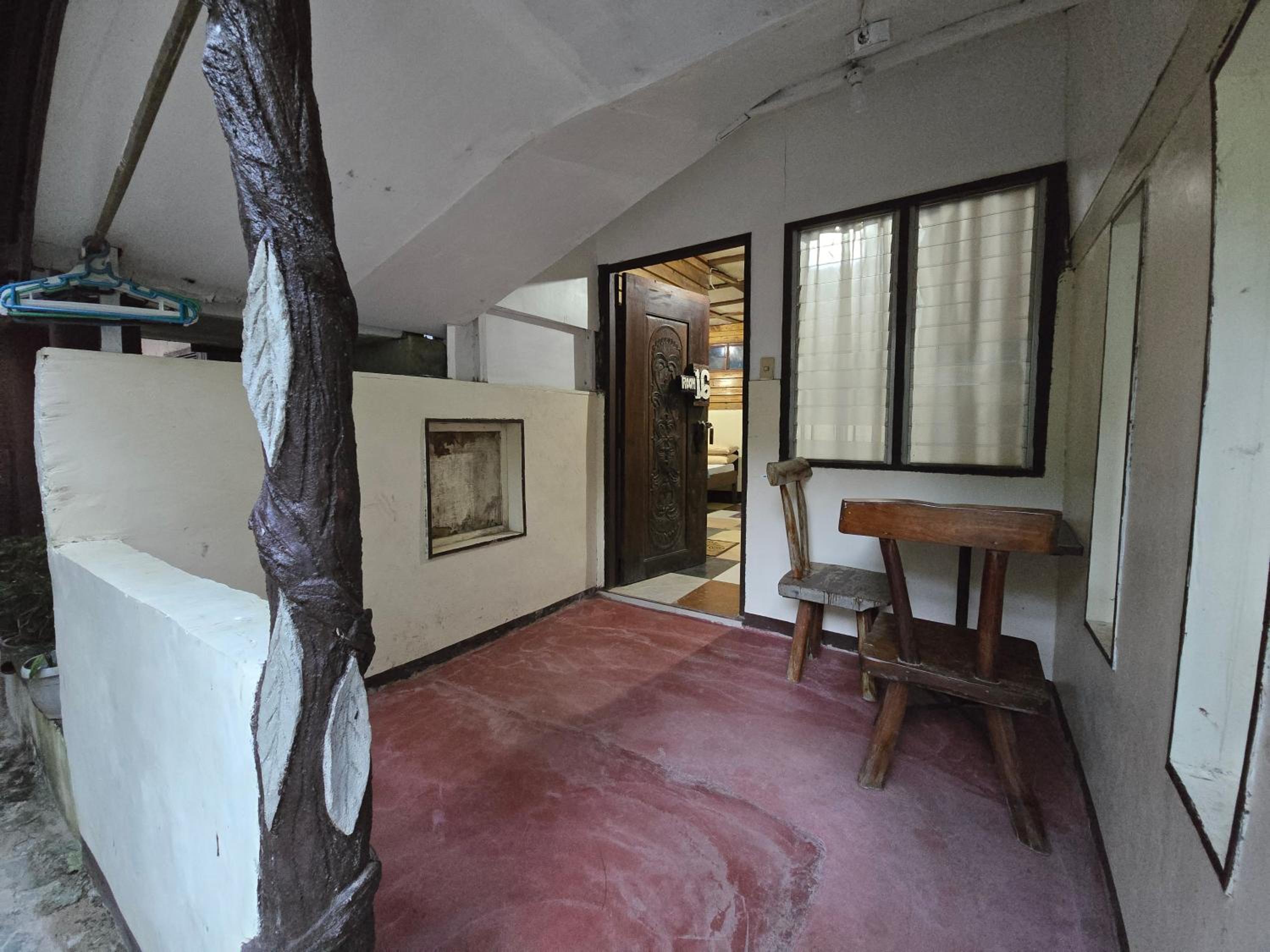 Family Room with Garden View