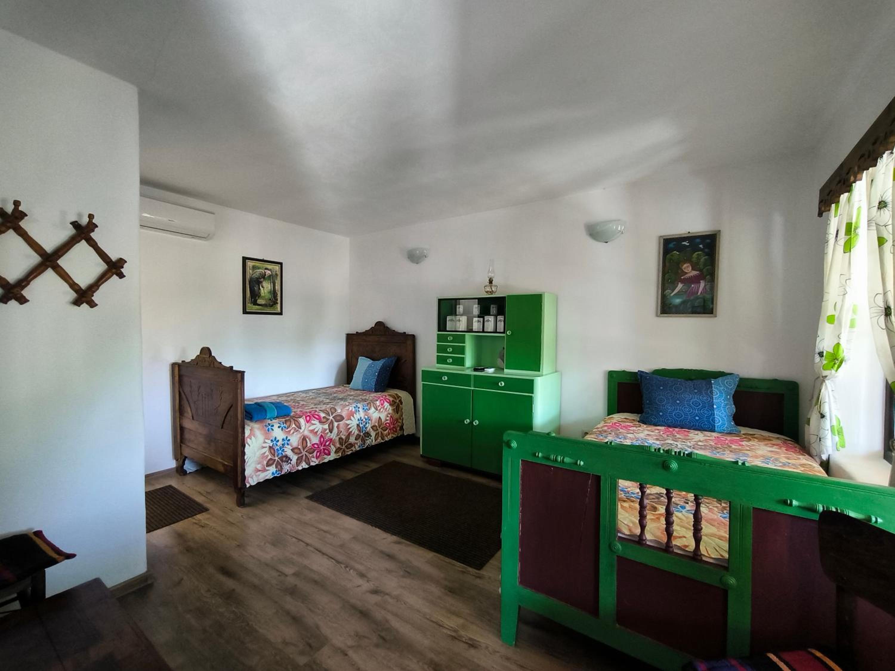 Large Twin Room photo 1