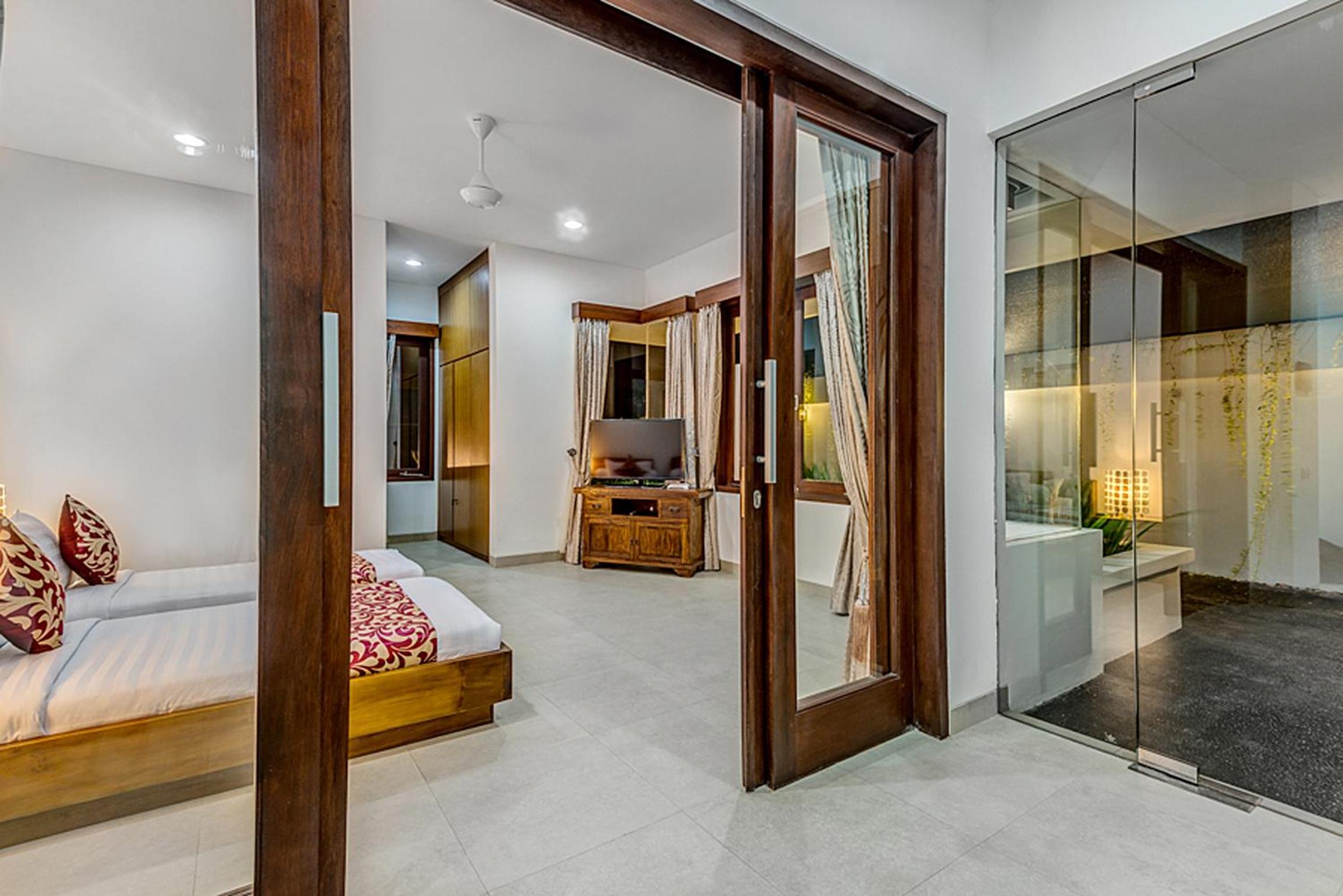 Three Bedroom Beachfront villa nine photo 1