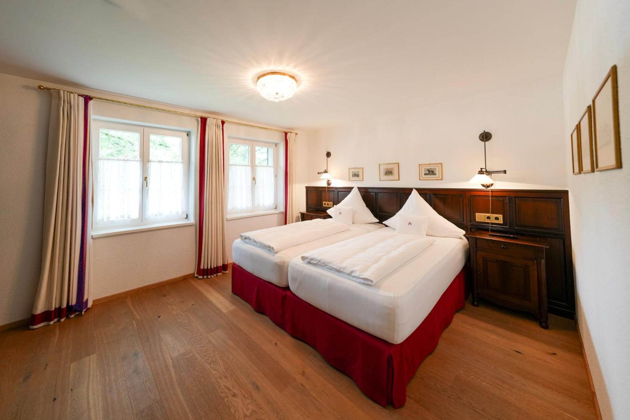Standard Double Suite