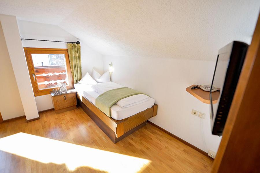 Standard Single Room with Mountain View photo 1