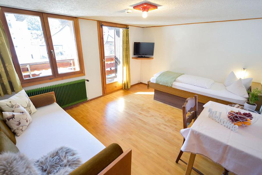 Standard Single Room with Mountain View