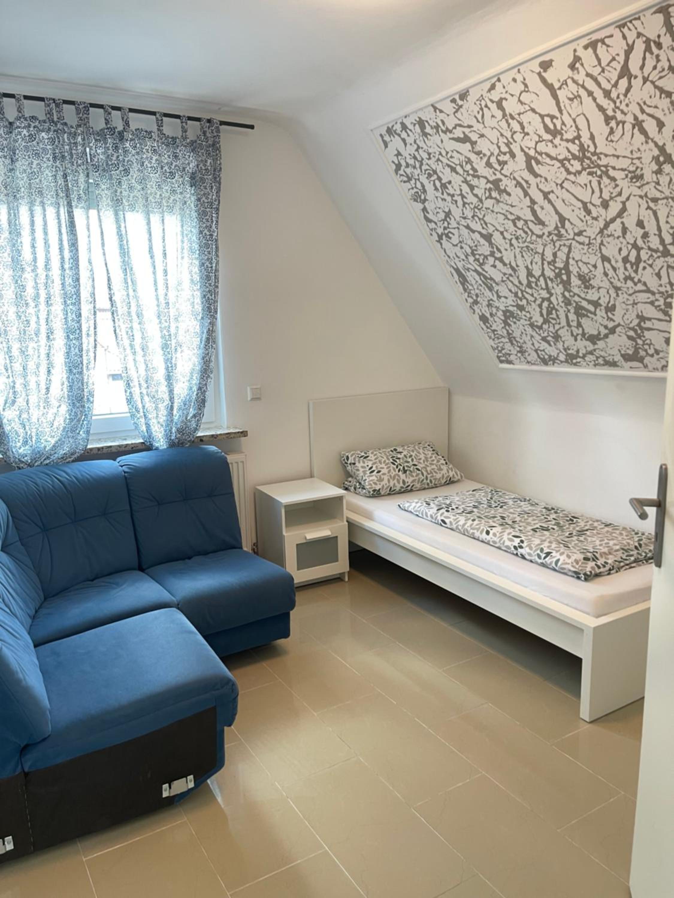 Three-Bedroom Apartment - High Floor photo 3