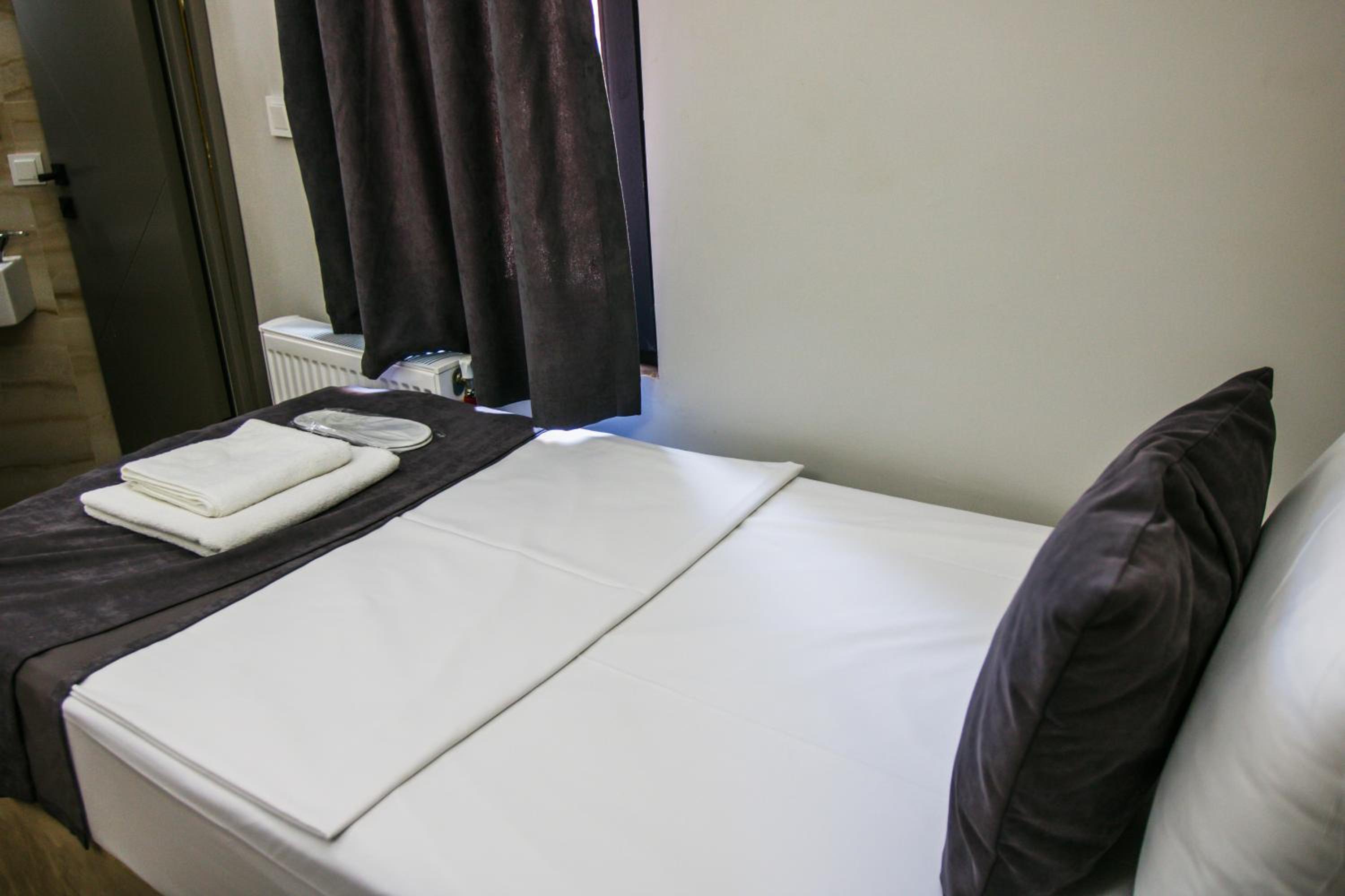 Economy Double Room photo 3