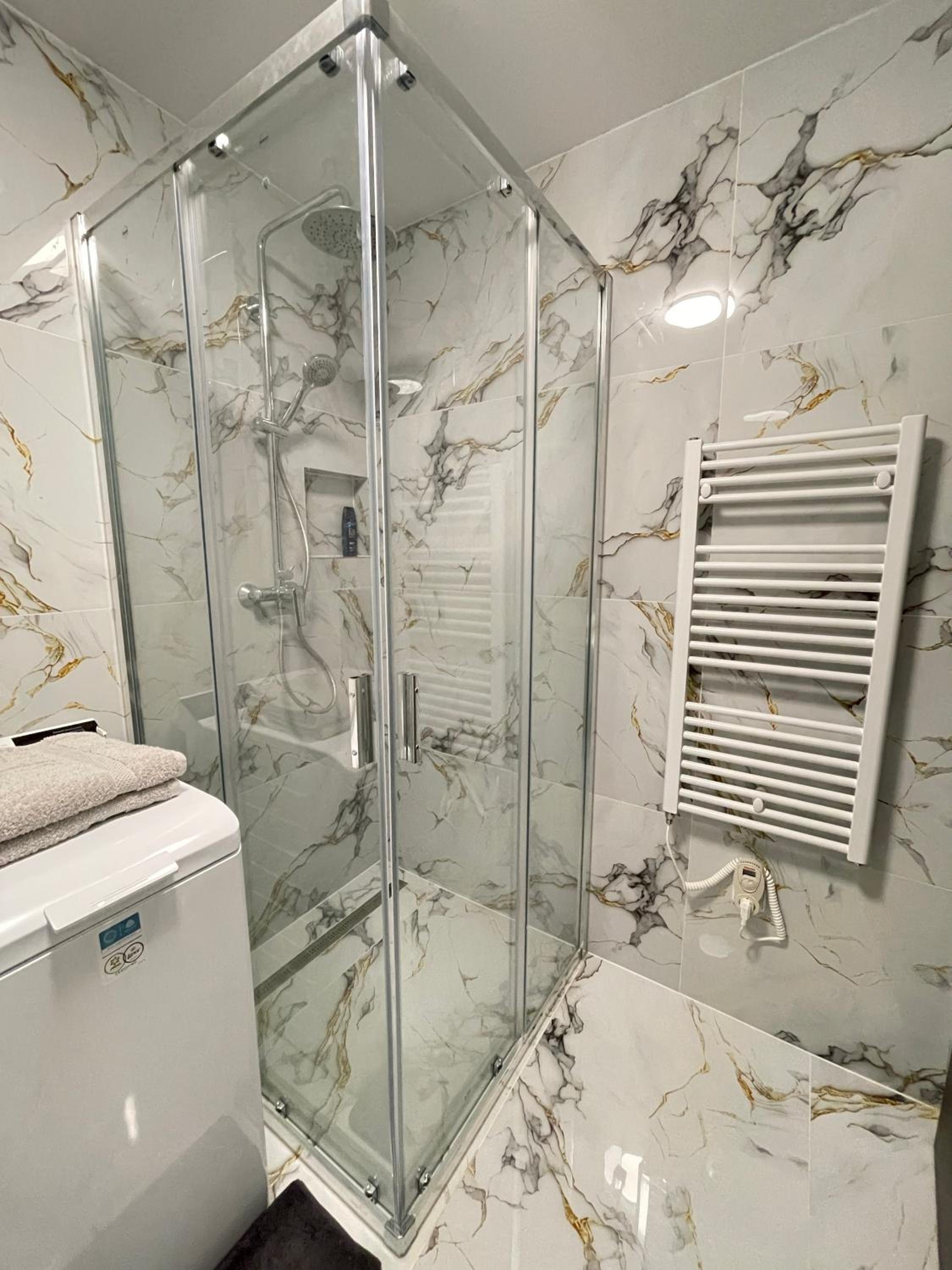 Twin Room with Bathroom photo 3