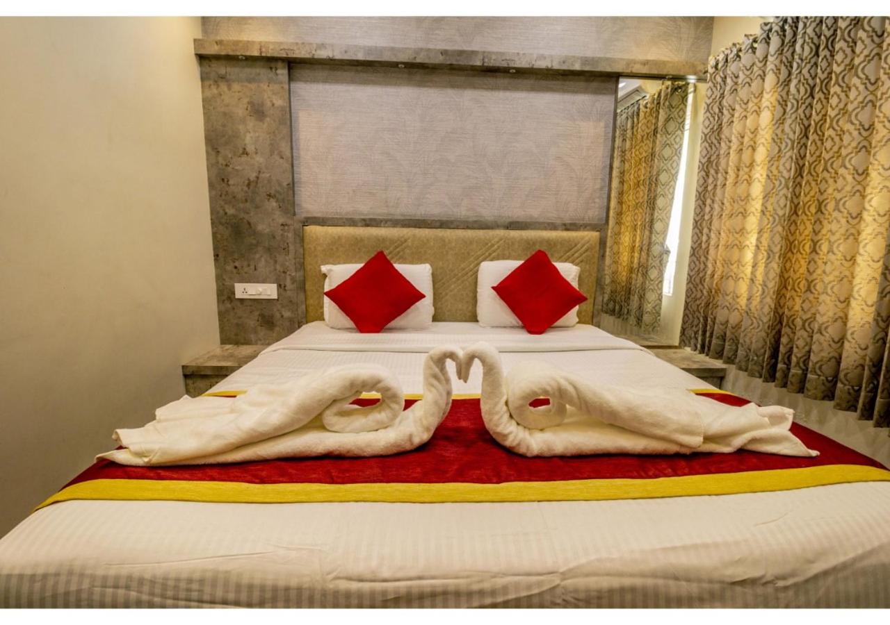 Deluxe King Suite