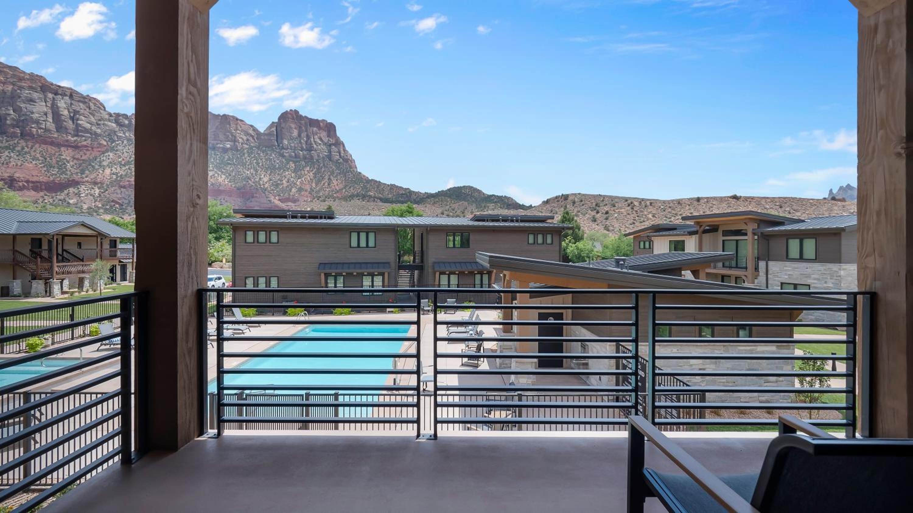 Luxury Villa 2 Bed 2 Bath - Photo 3