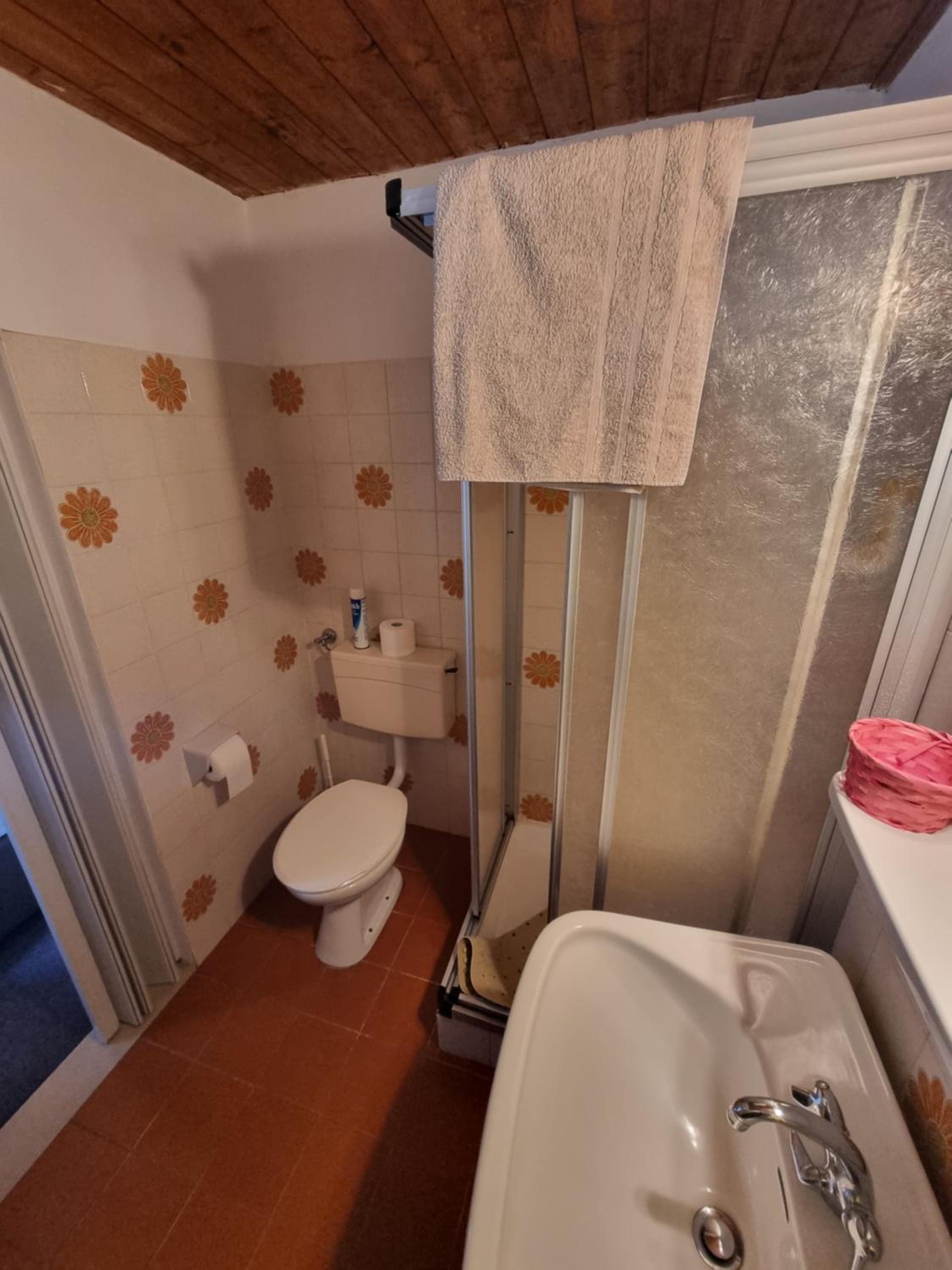 Small Single Room photo 2