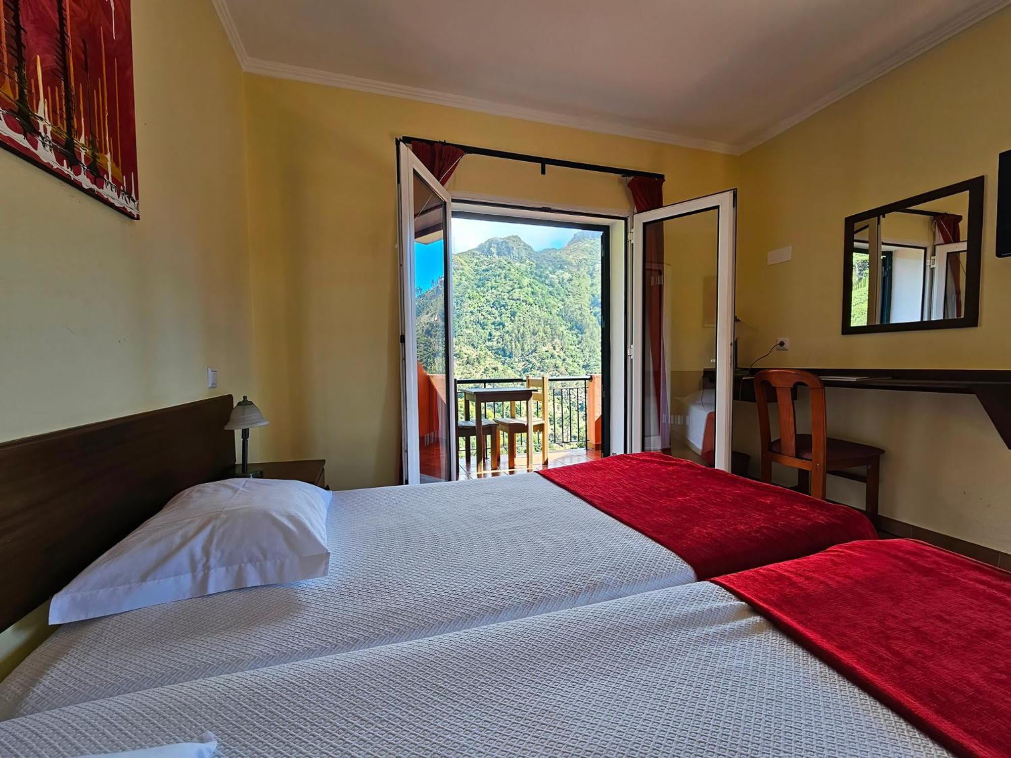 Twin Room with Balcony photo 3