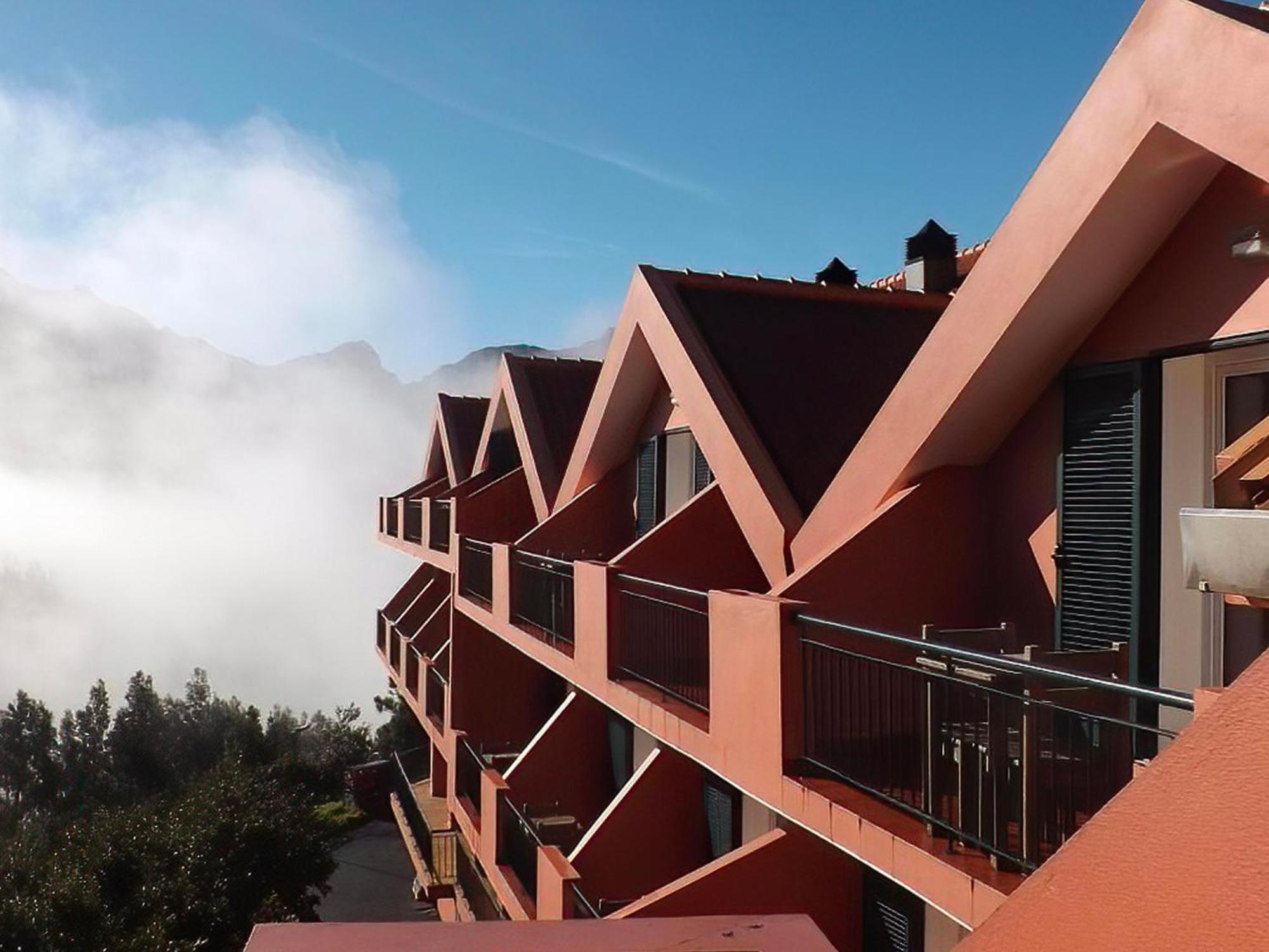 Standard Twin Room with Mountain View photo 3